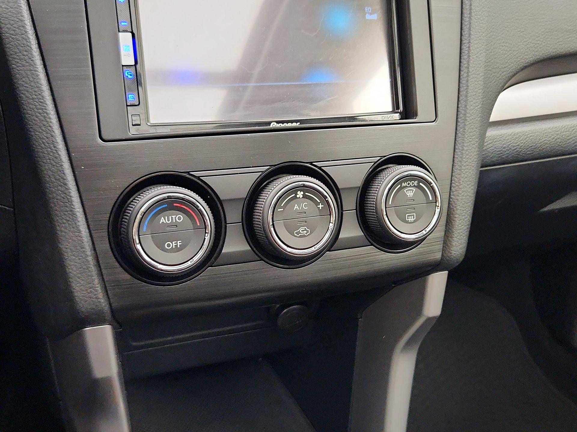 Thumbnail: 2015 Subaru Forester - 16