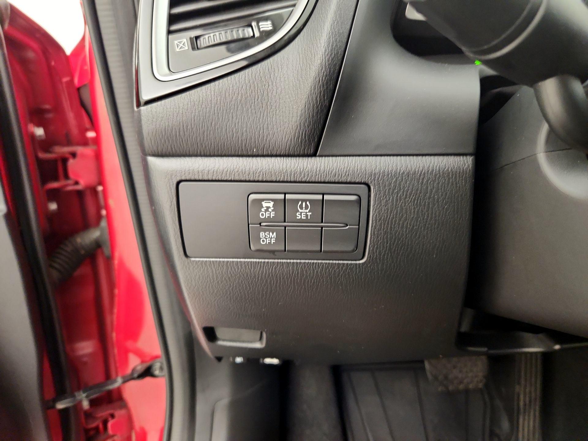 Thumbnail: 2014 Mazda Mazda3 - 13