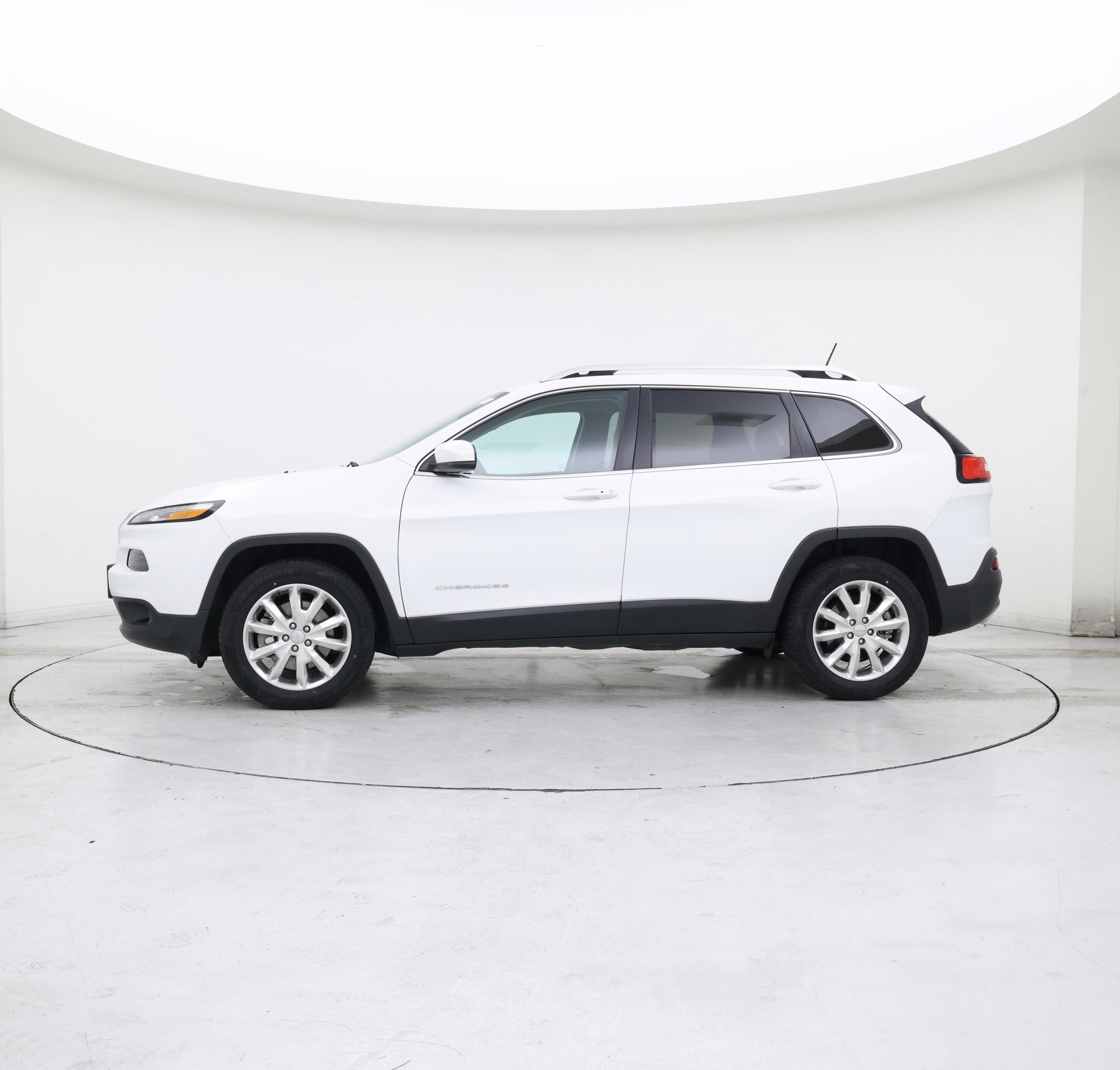 Thumbnail: 2016 Jeep Cherokee - 3