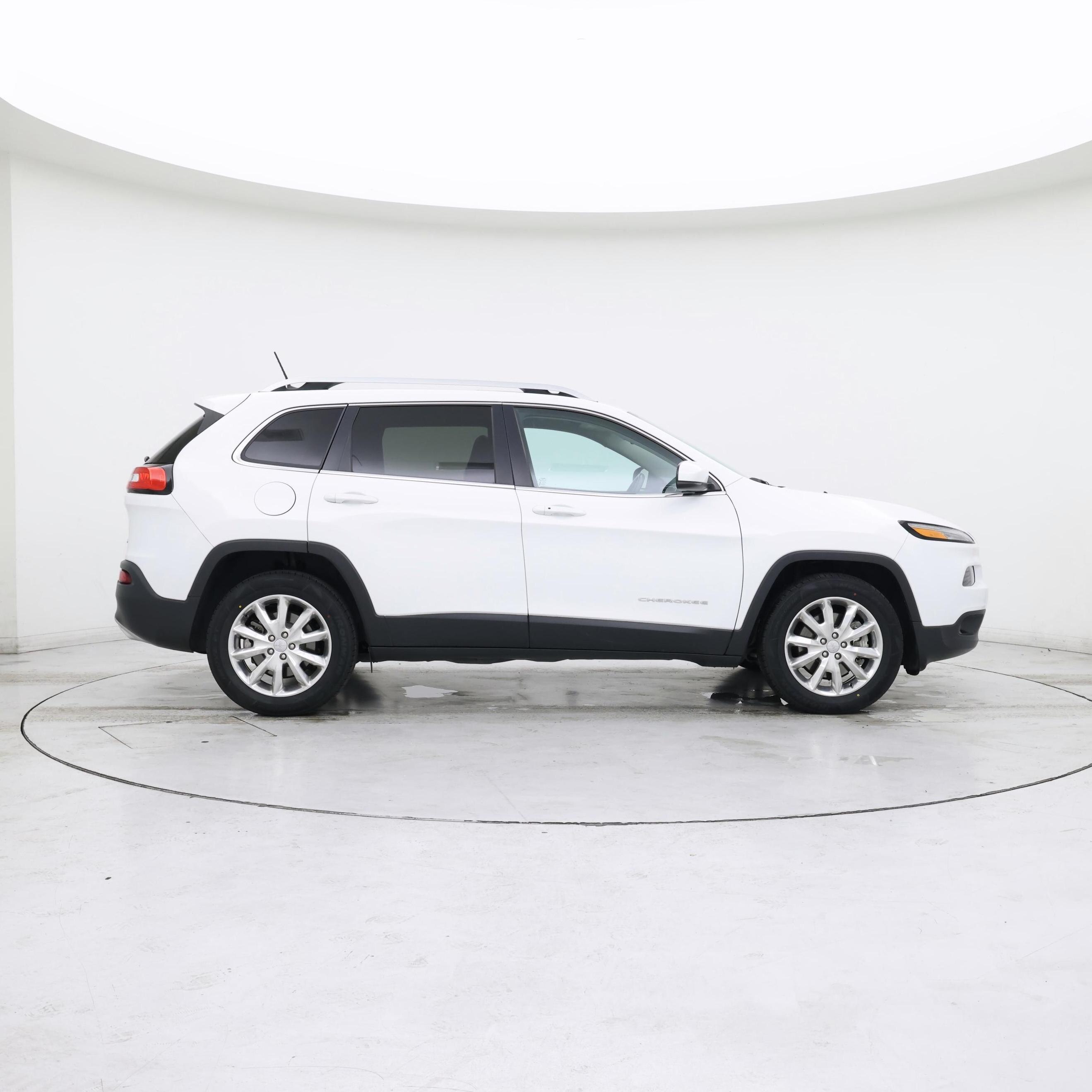 Thumbnail: 2016 Jeep Cherokee - 7