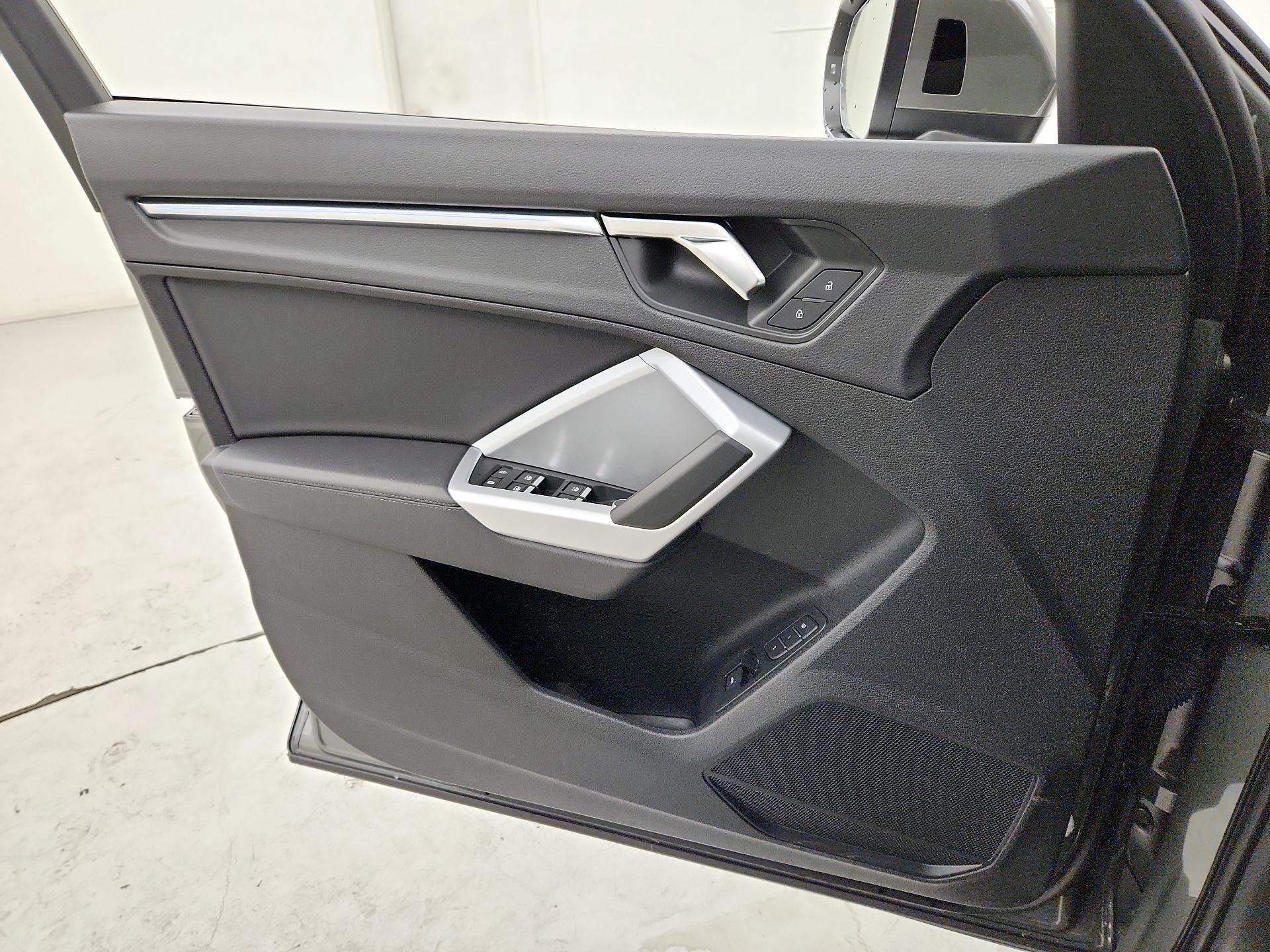 Thumbnail: 2024 Audi Q3 - 12