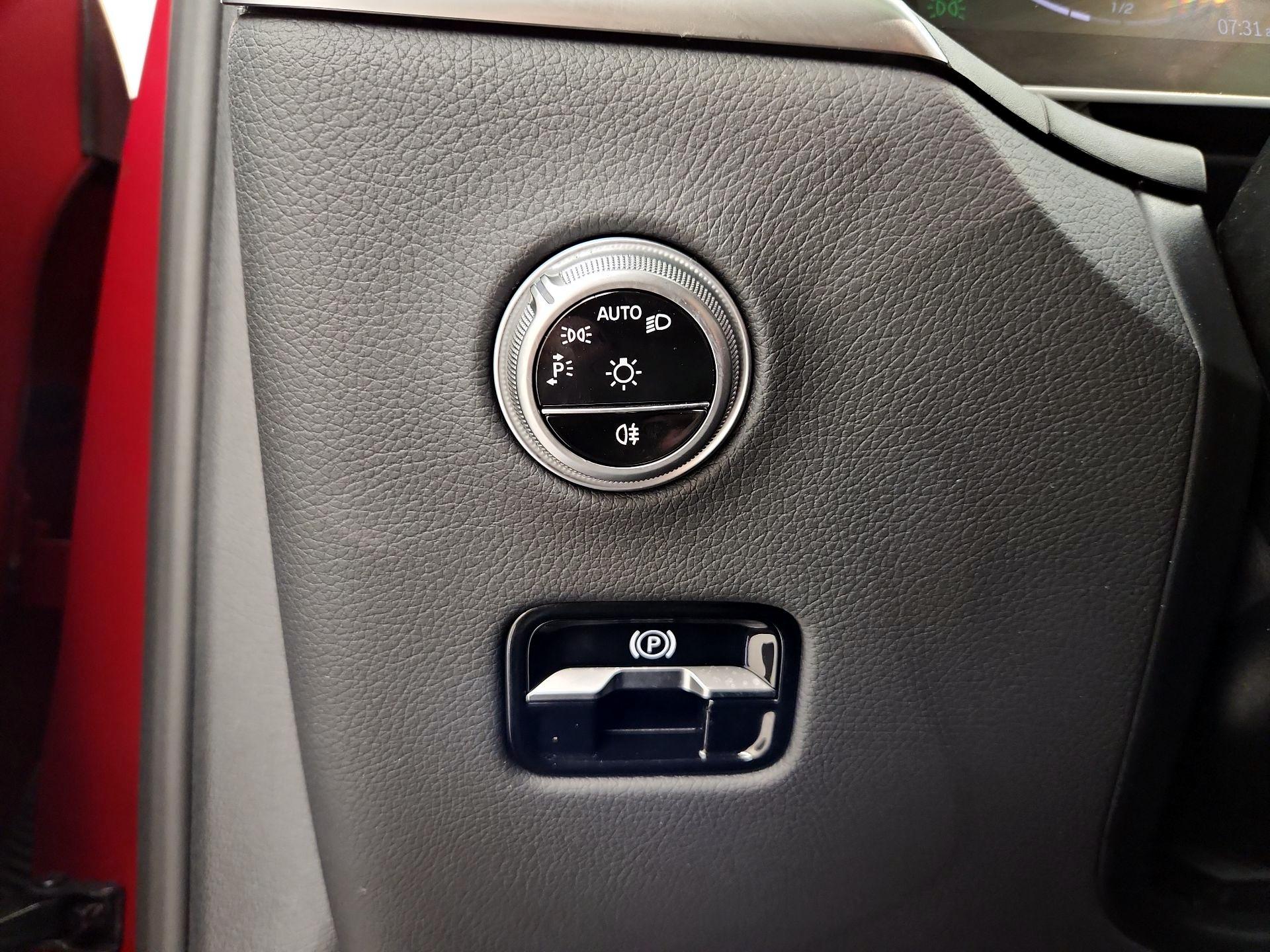 Thumbnail: 2024 Mercedes-Benz GLC - 13