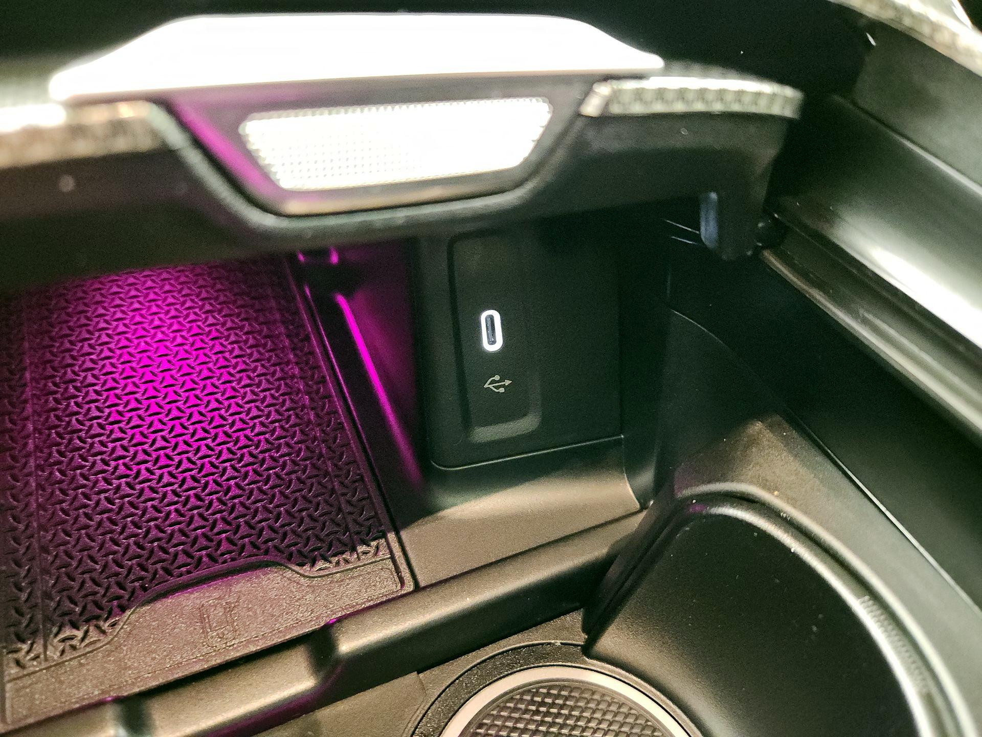 Thumbnail: 2024 Mercedes-Benz GLC - 19