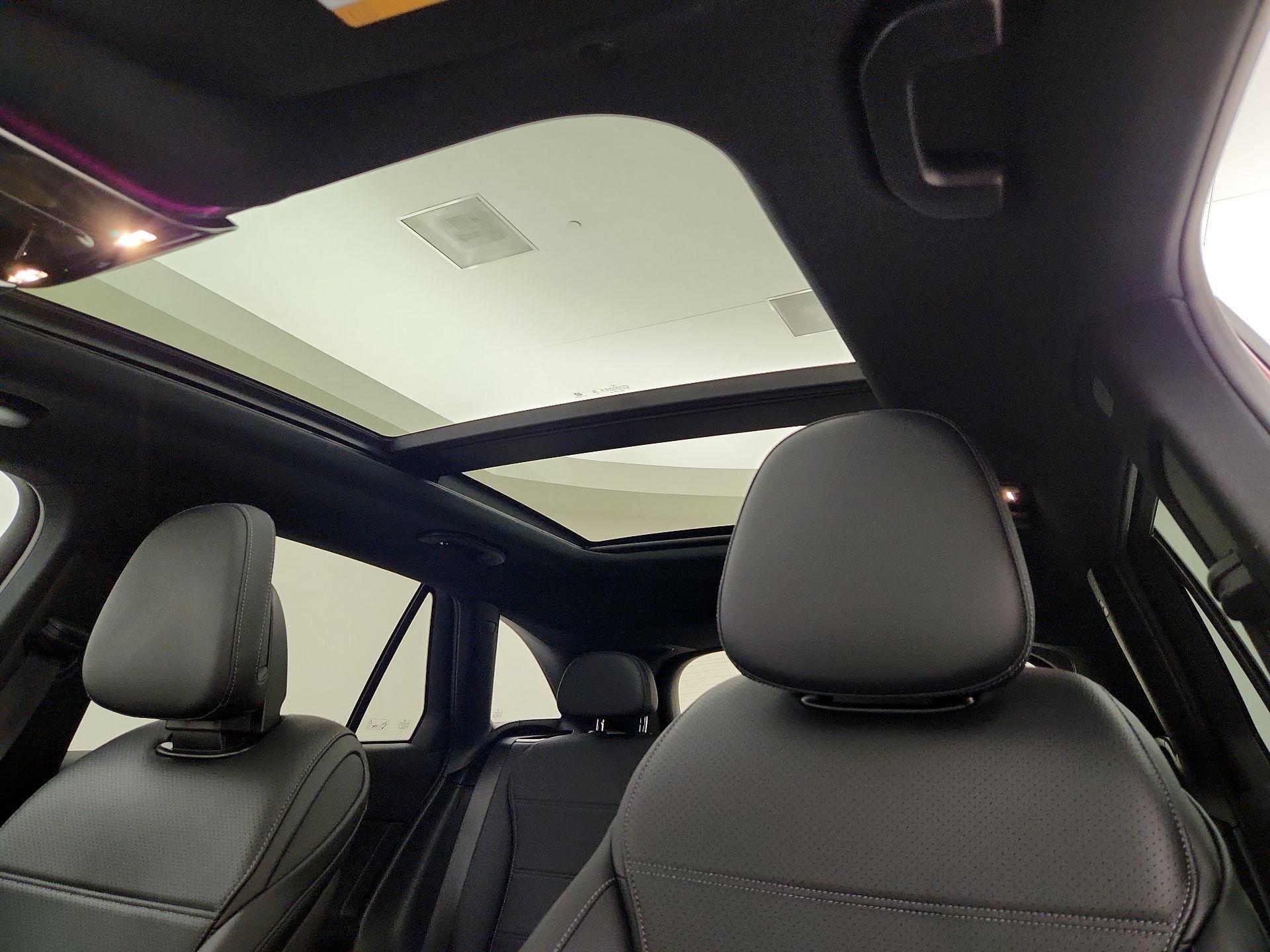 Thumbnail: 2024 Mercedes-Benz GLC - 20