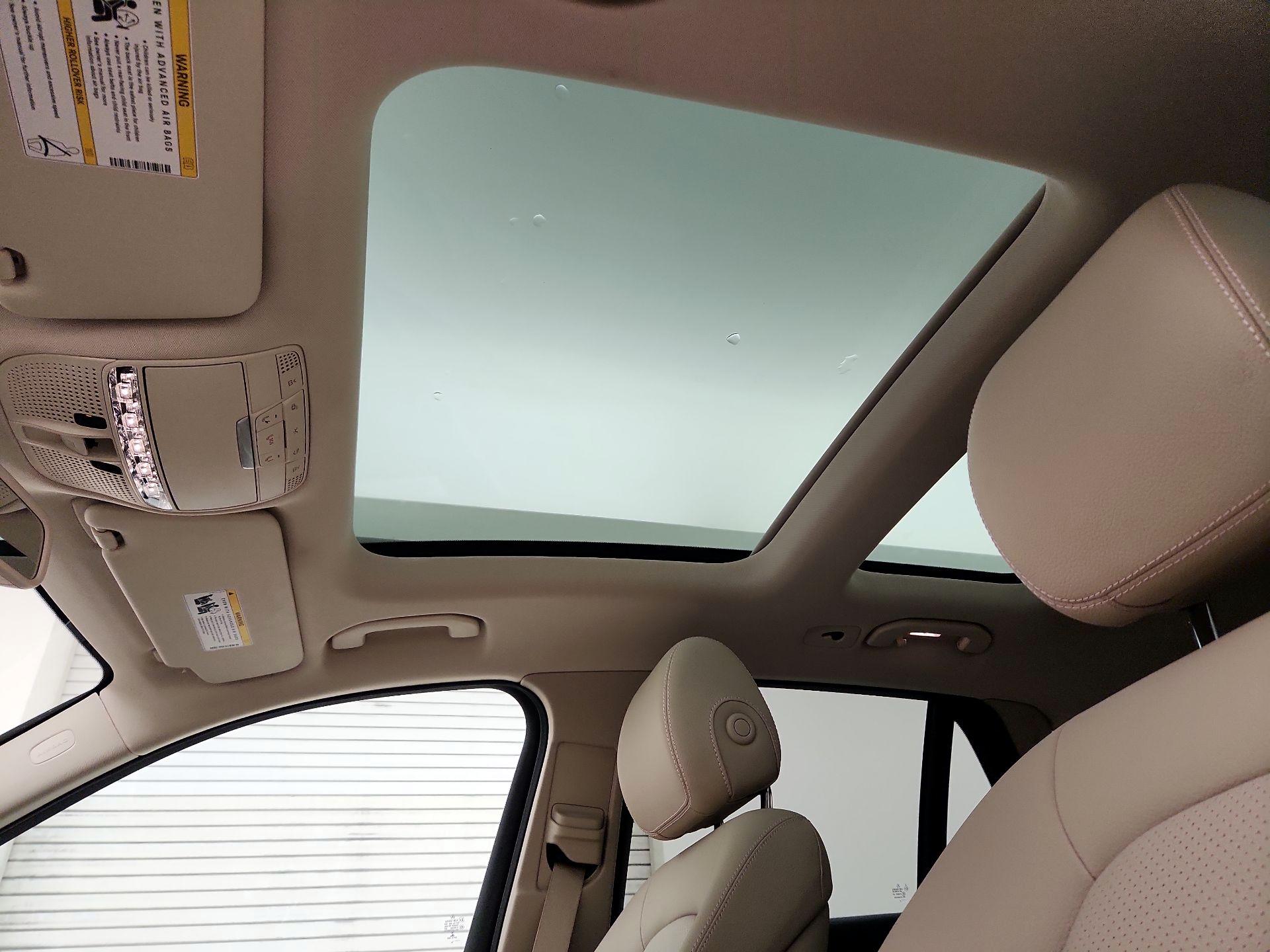 Thumbnail: 2018 Mercedes-Benz GLC - 19