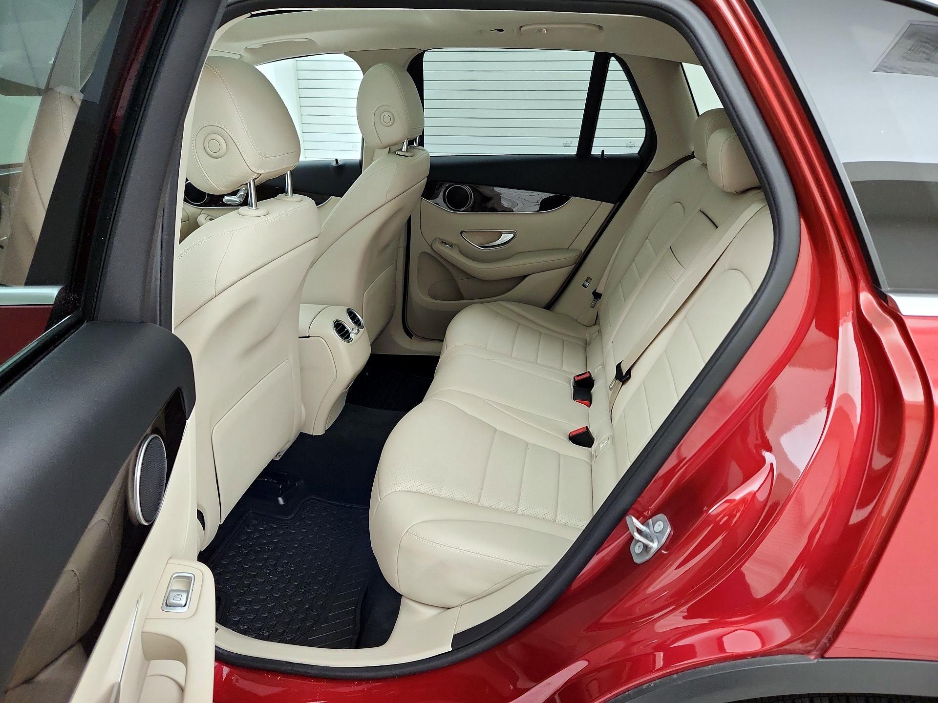 Thumbnail: 2018 Mercedes-Benz GLC - 20