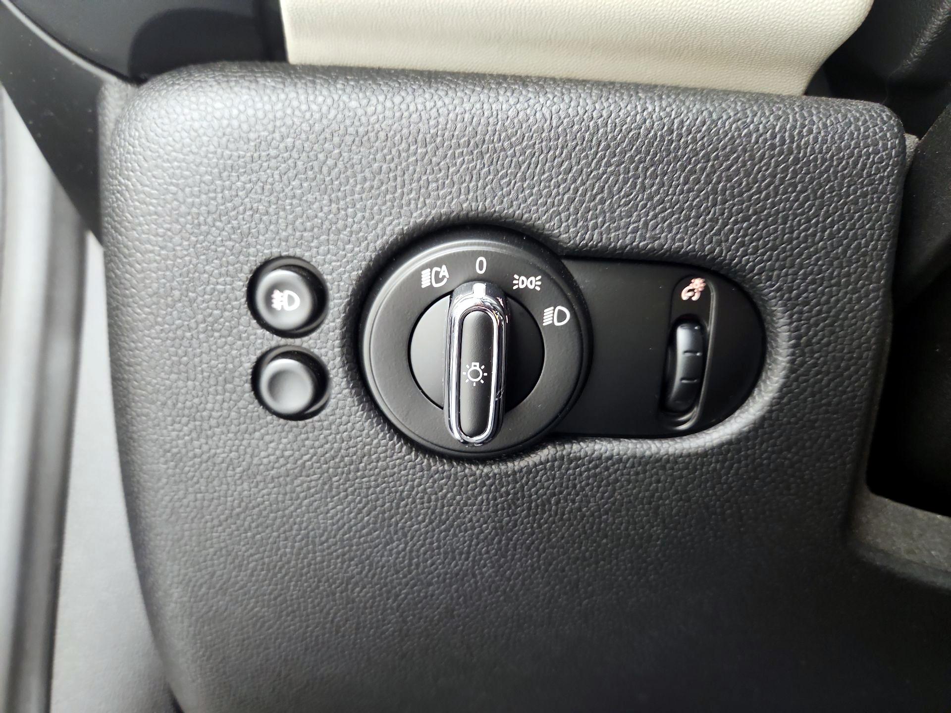 Thumbnail: 2021 MINI Cooper Hardtop - 13