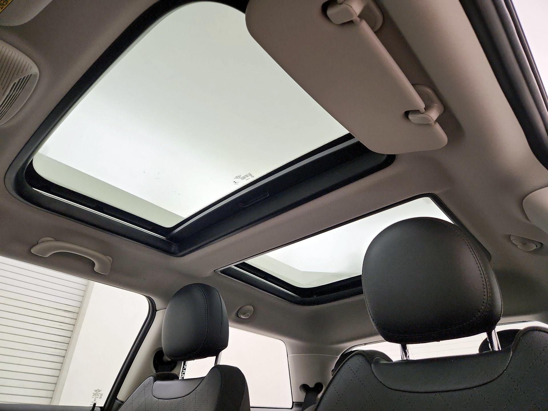 Thumbnail: 2021 MINI Cooper Hardtop - 19