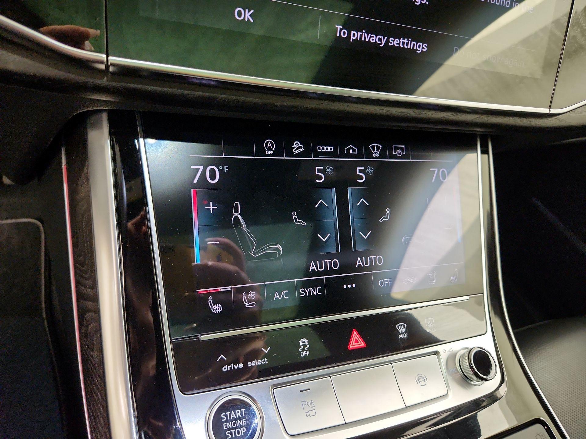 Thumbnail: 2021 Audi Q8 - 17