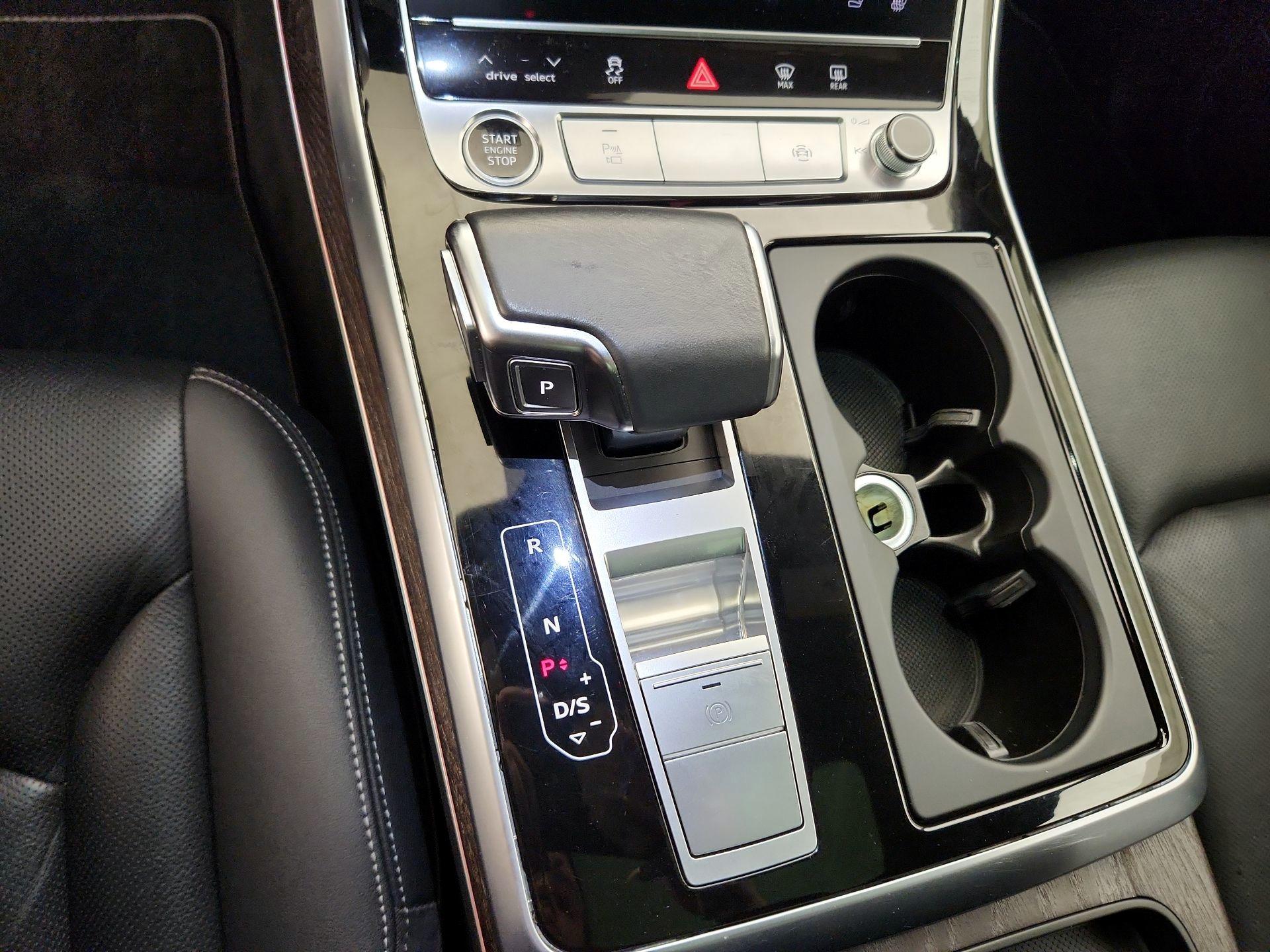 Thumbnail: 2021 Audi Q8 - 18