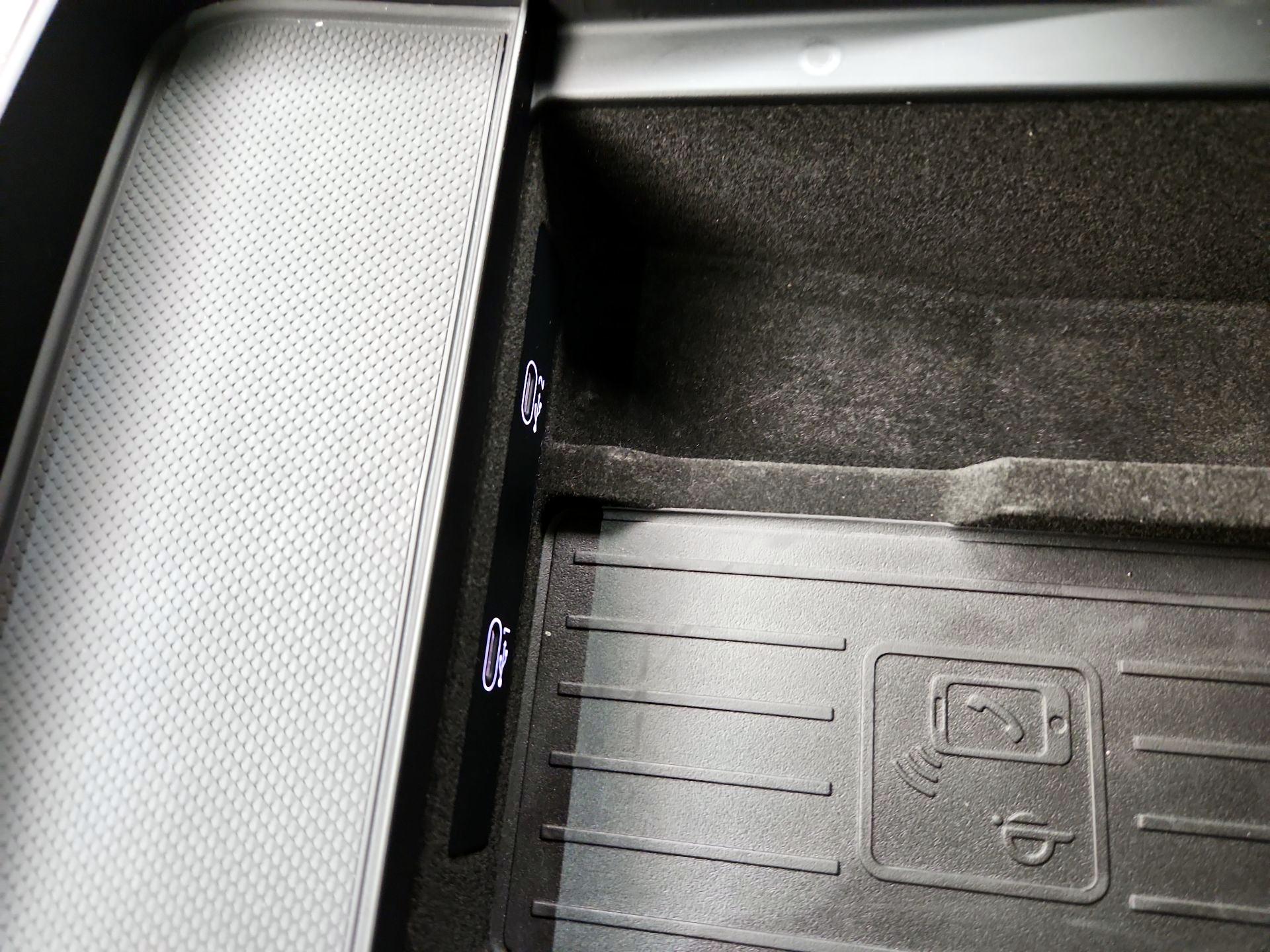 Thumbnail: 2021 Audi Q8 - 19