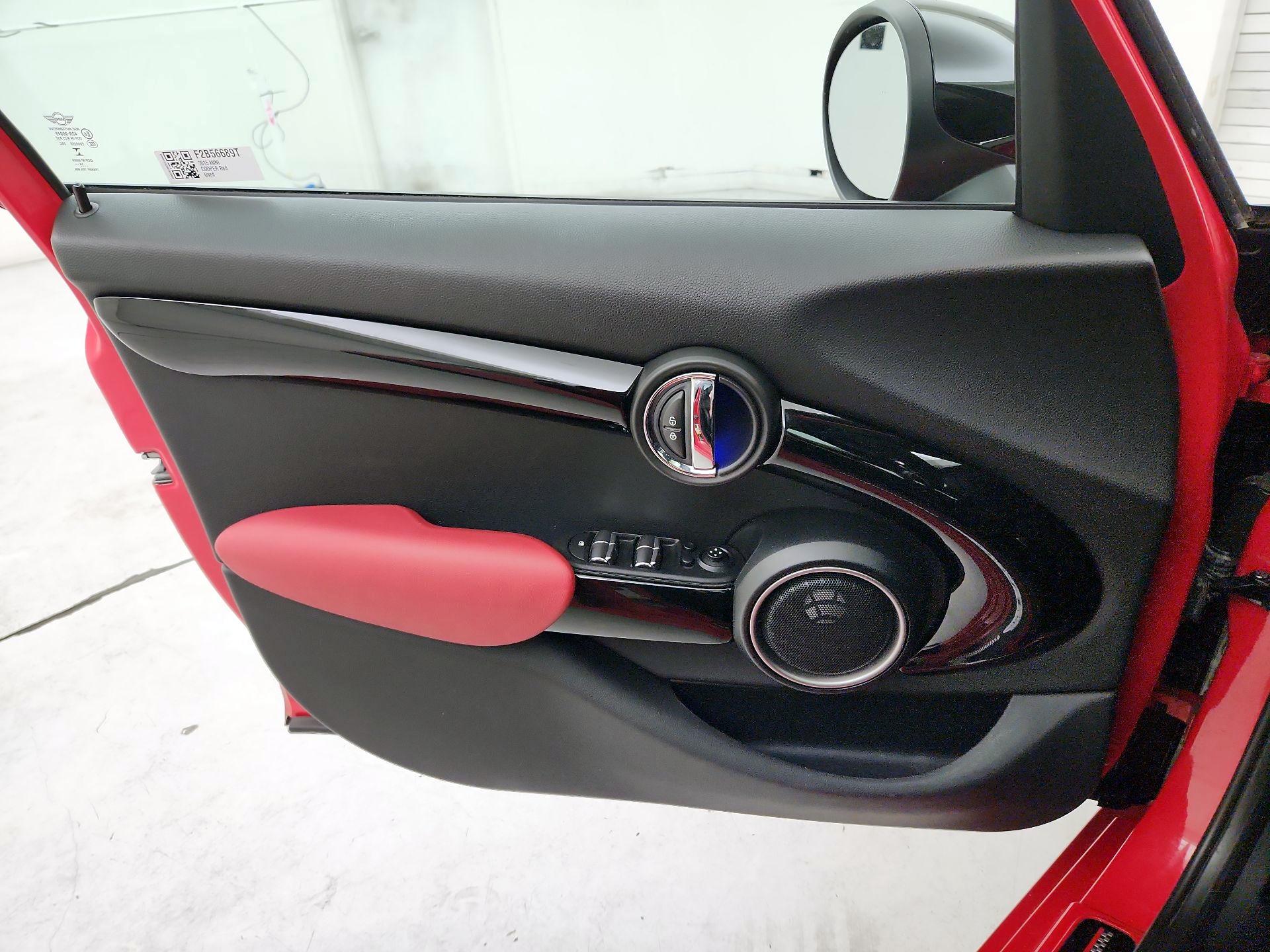 Thumbnail: 2015 MINI Cooper Hardtop - 12