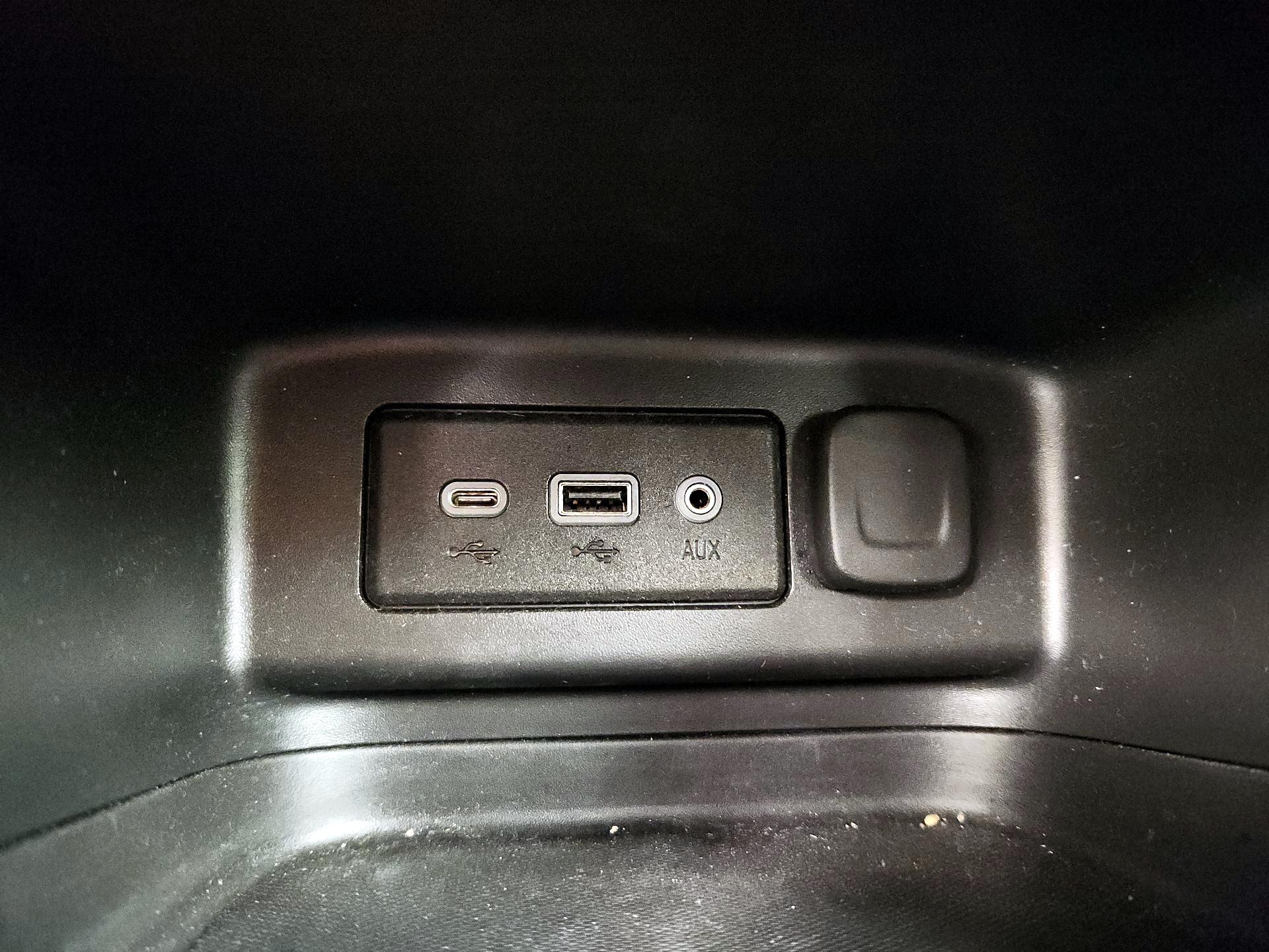 Thumbnail: 2021 Chevrolet Equinox - 18