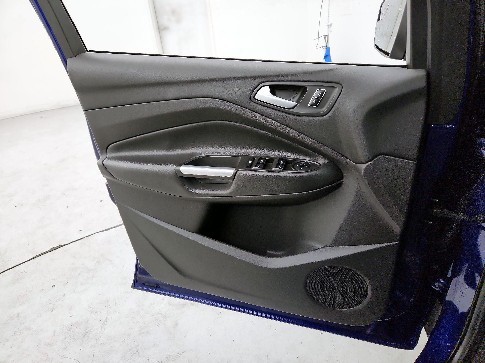 Thumbnail: 2015 Ford Escape - 12