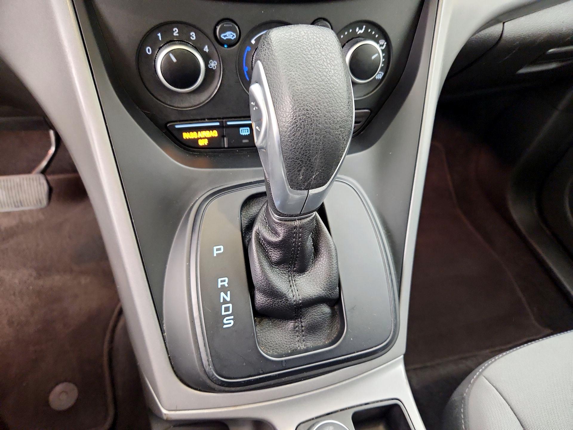 Thumbnail: 2015 Ford Escape - 17