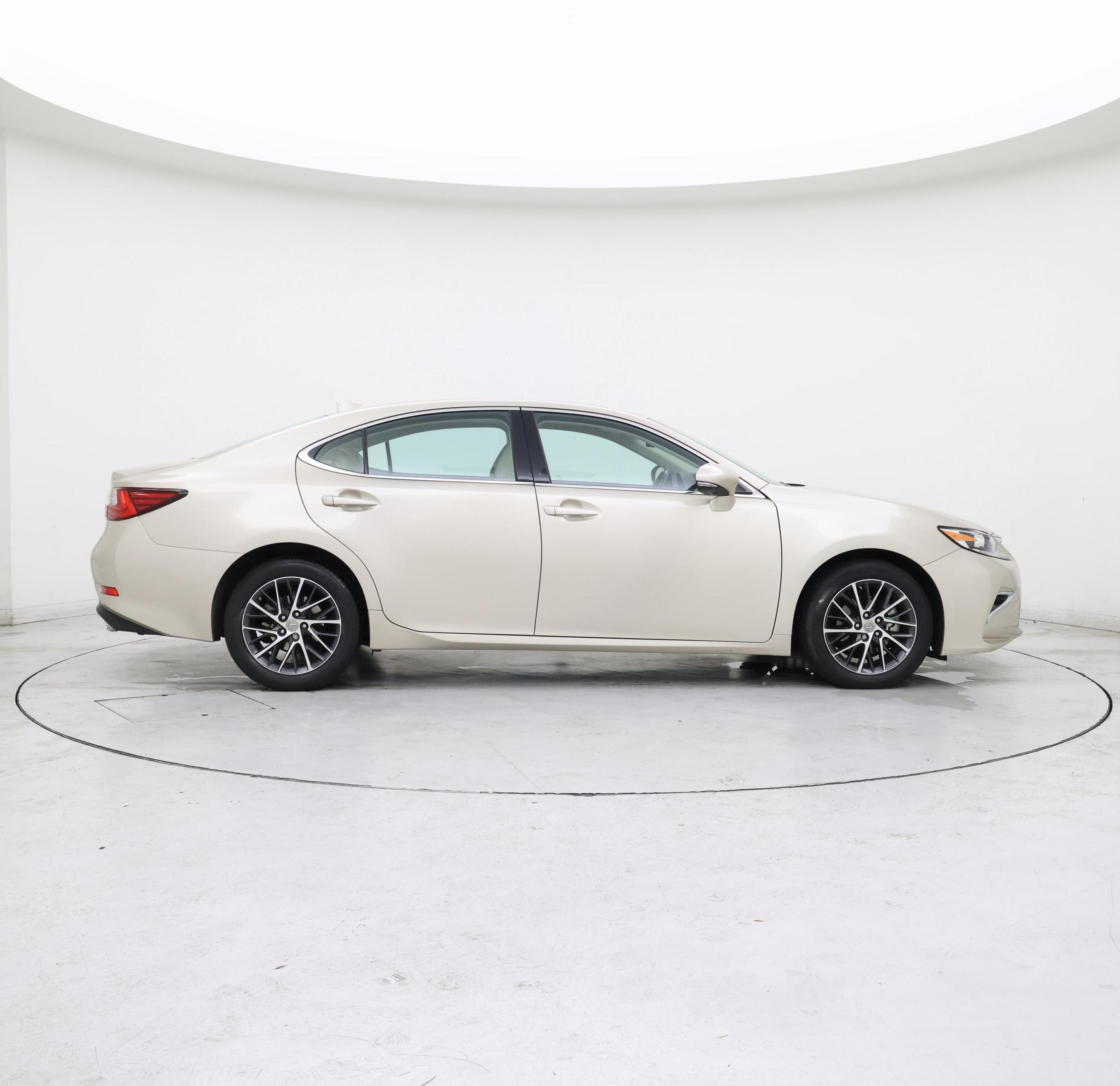 Thumbnail: 2017 Lexus ES - 7