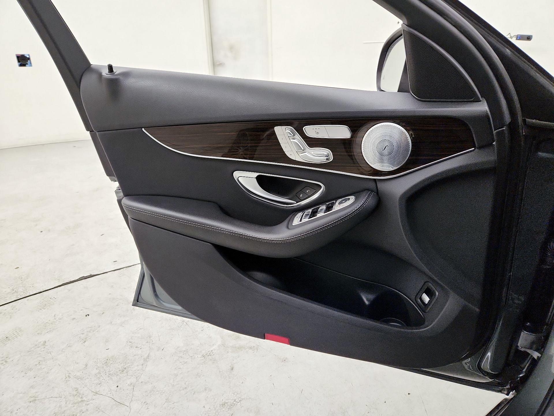 Thumbnail: 2020 Mercedes-Benz C-Class - 12