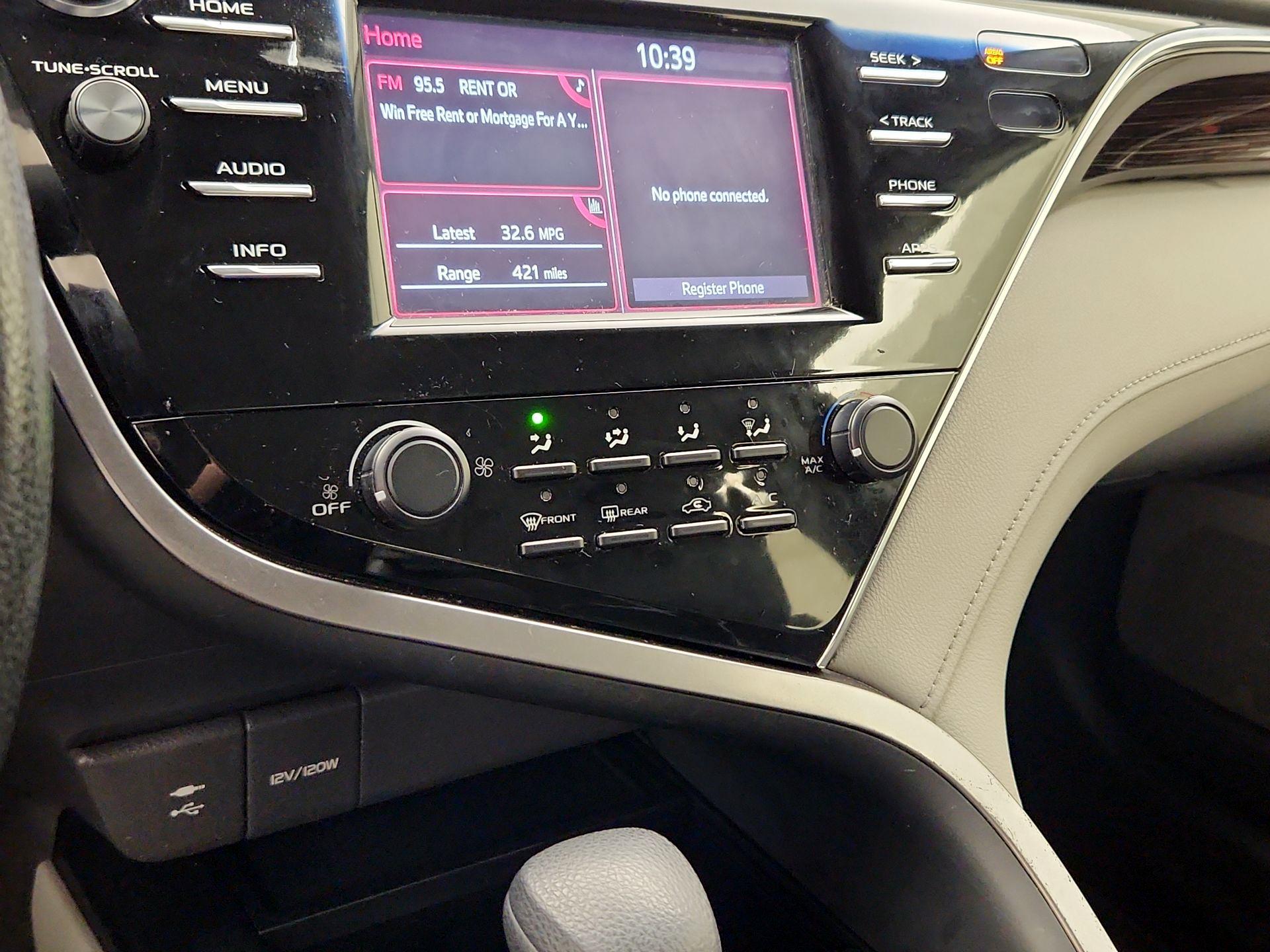 Thumbnail: 2018 Toyota Camry - 16