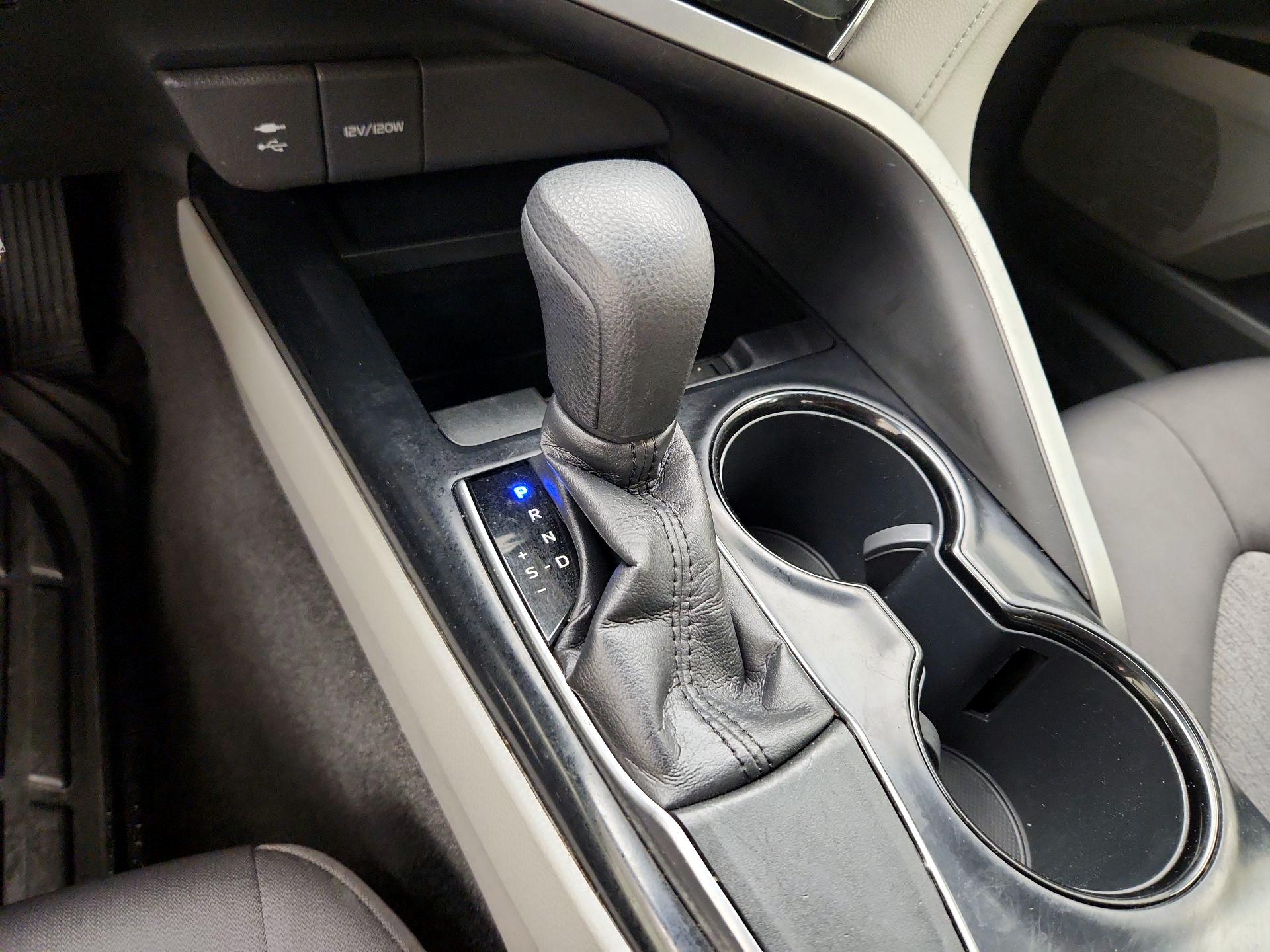 Thumbnail: 2018 Toyota Camry - 17