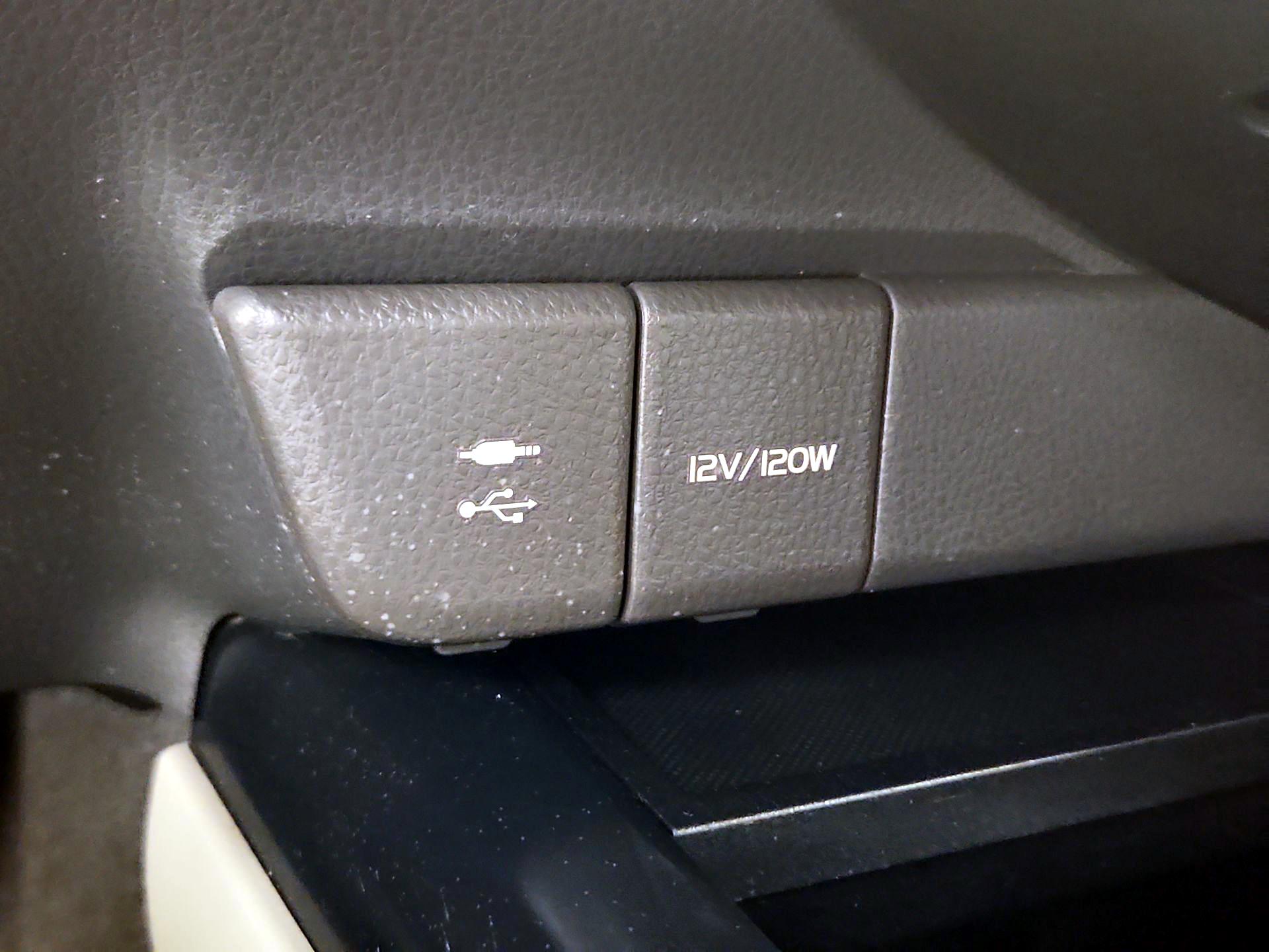 Thumbnail: 2018 Toyota Camry - 18