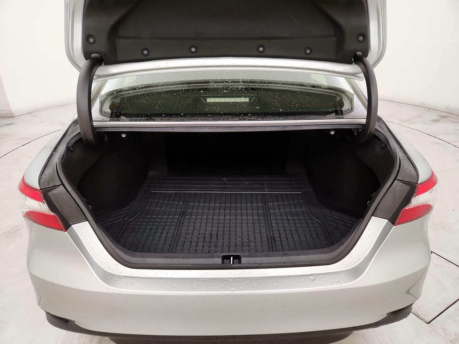 Thumbnail: 2018 Toyota Camry - 20