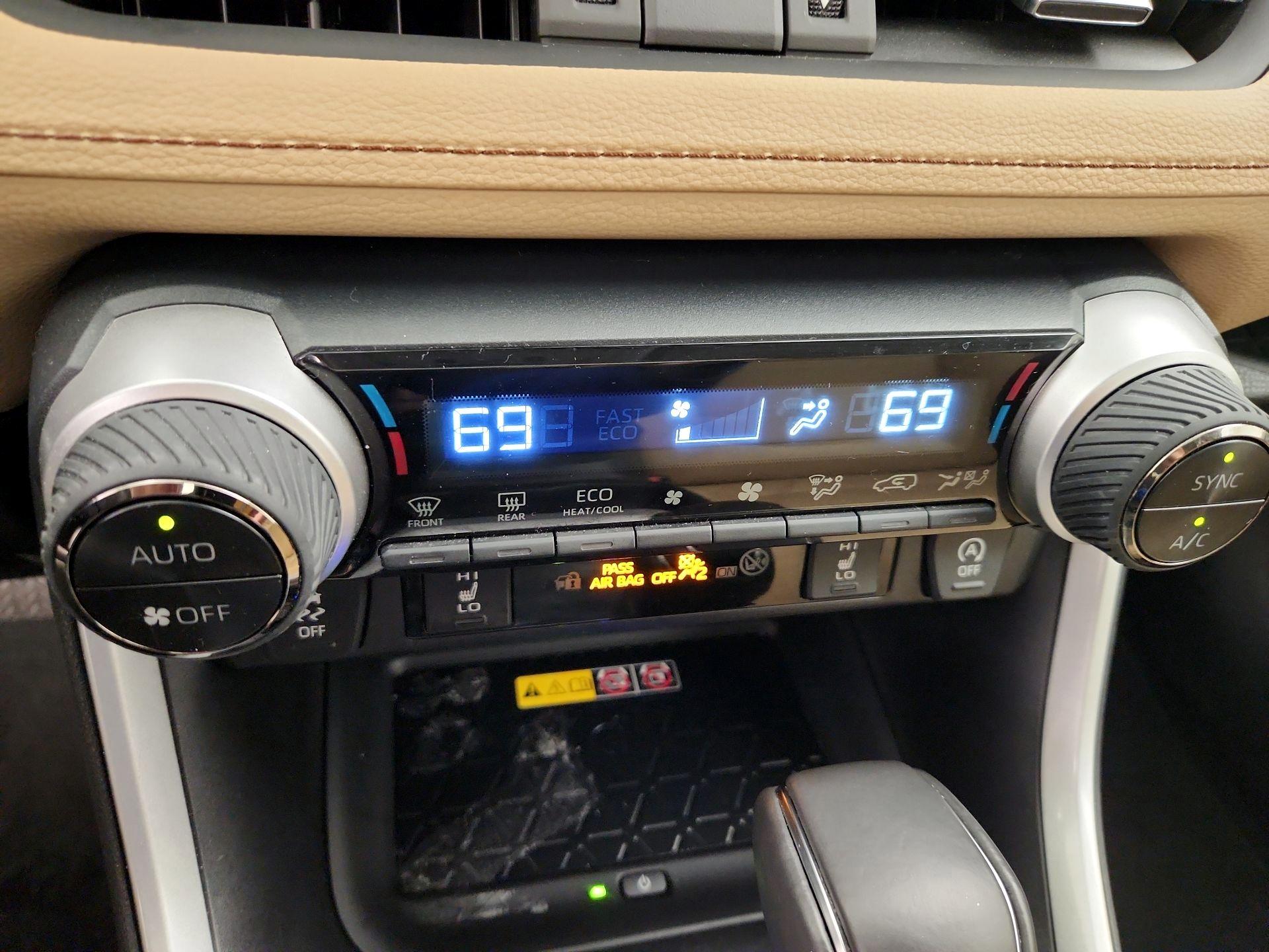 Thumbnail: 2025 Toyota RAV4 - 16