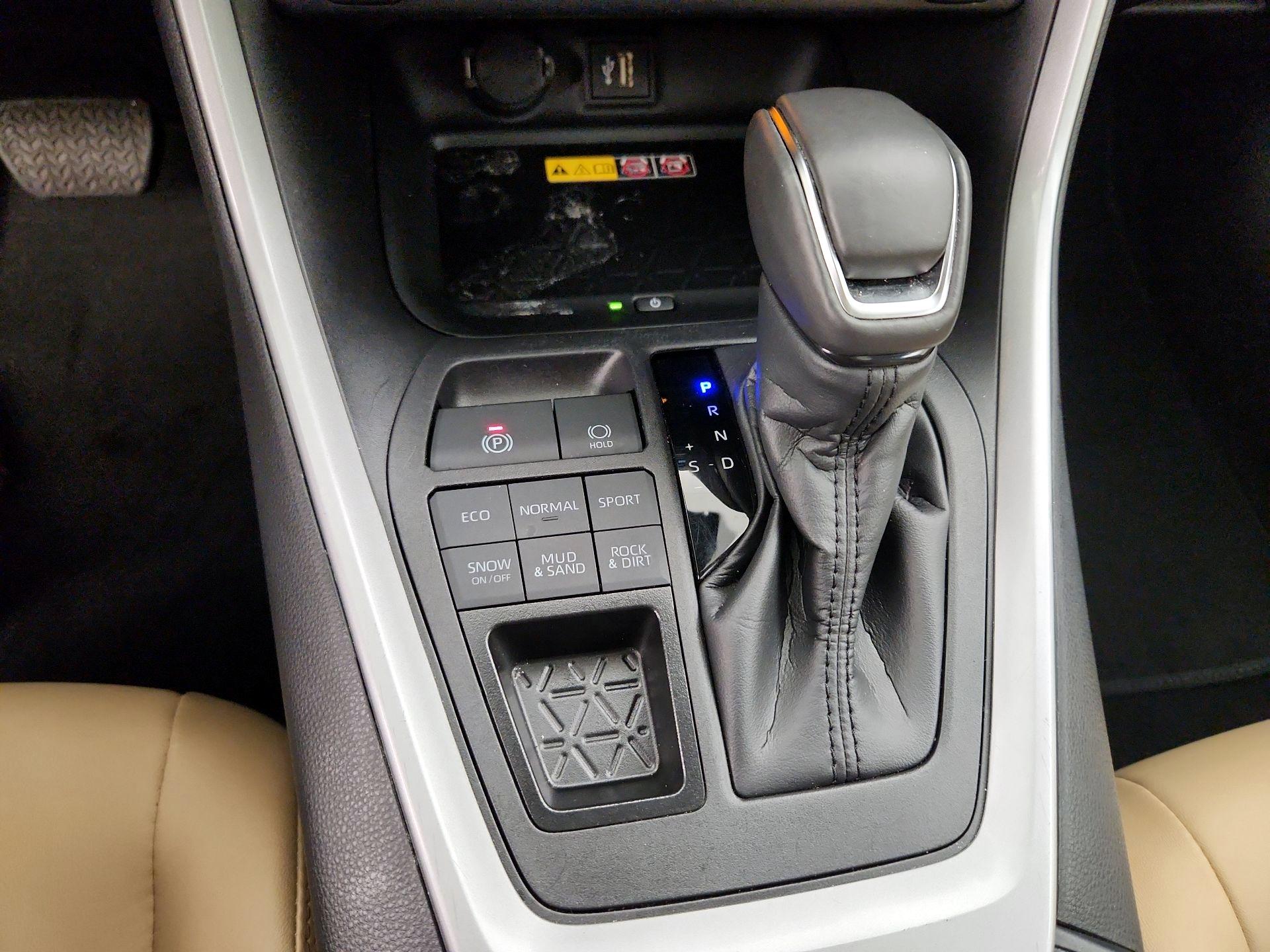 Thumbnail: 2025 Toyota RAV4 - 17