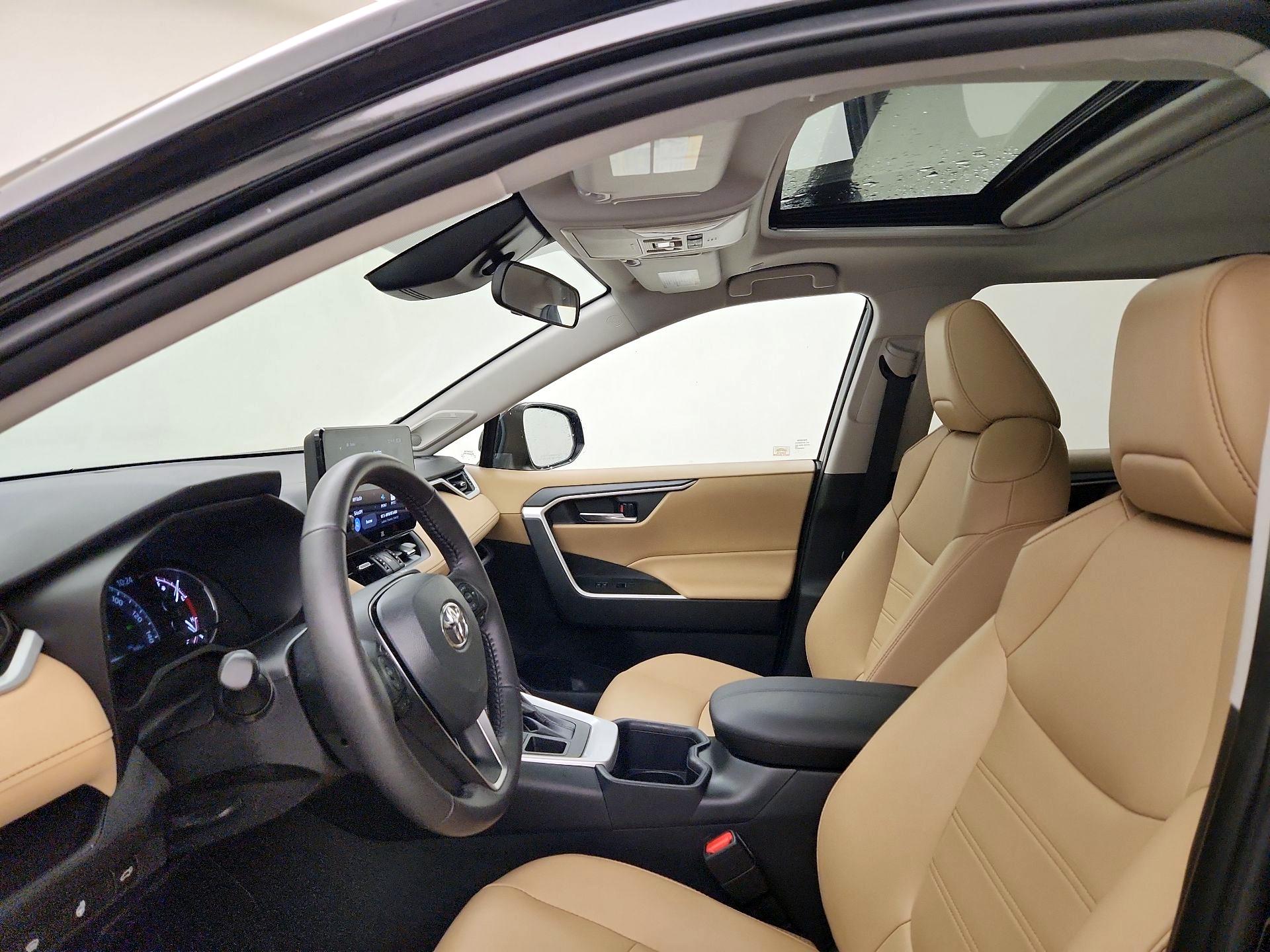 Thumbnail: 2025 Toyota RAV4 - 19