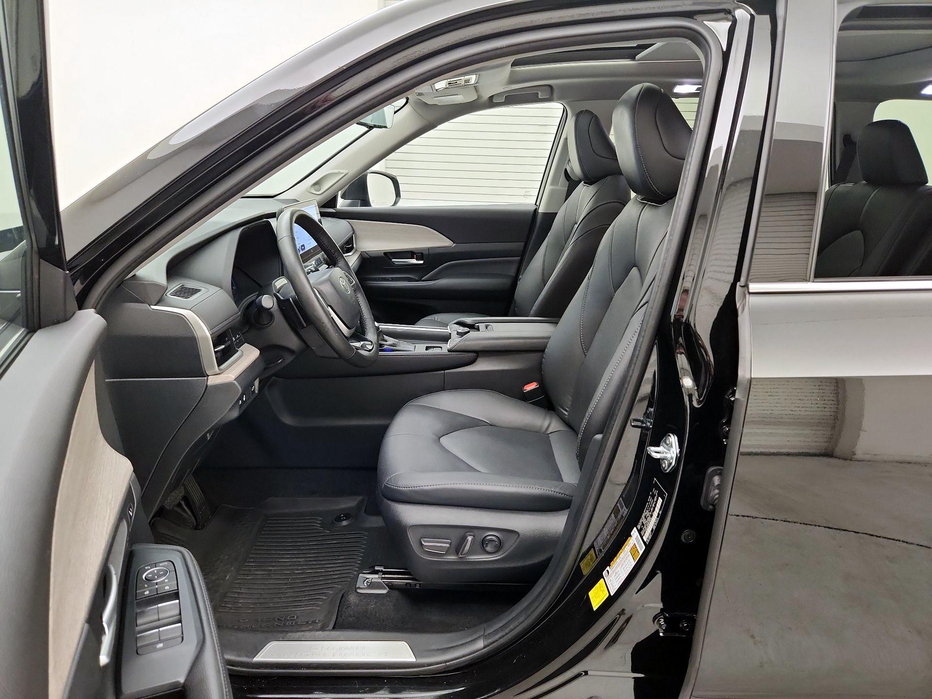 Thumbnail: 2024 Toyota Grand Highlander - 11