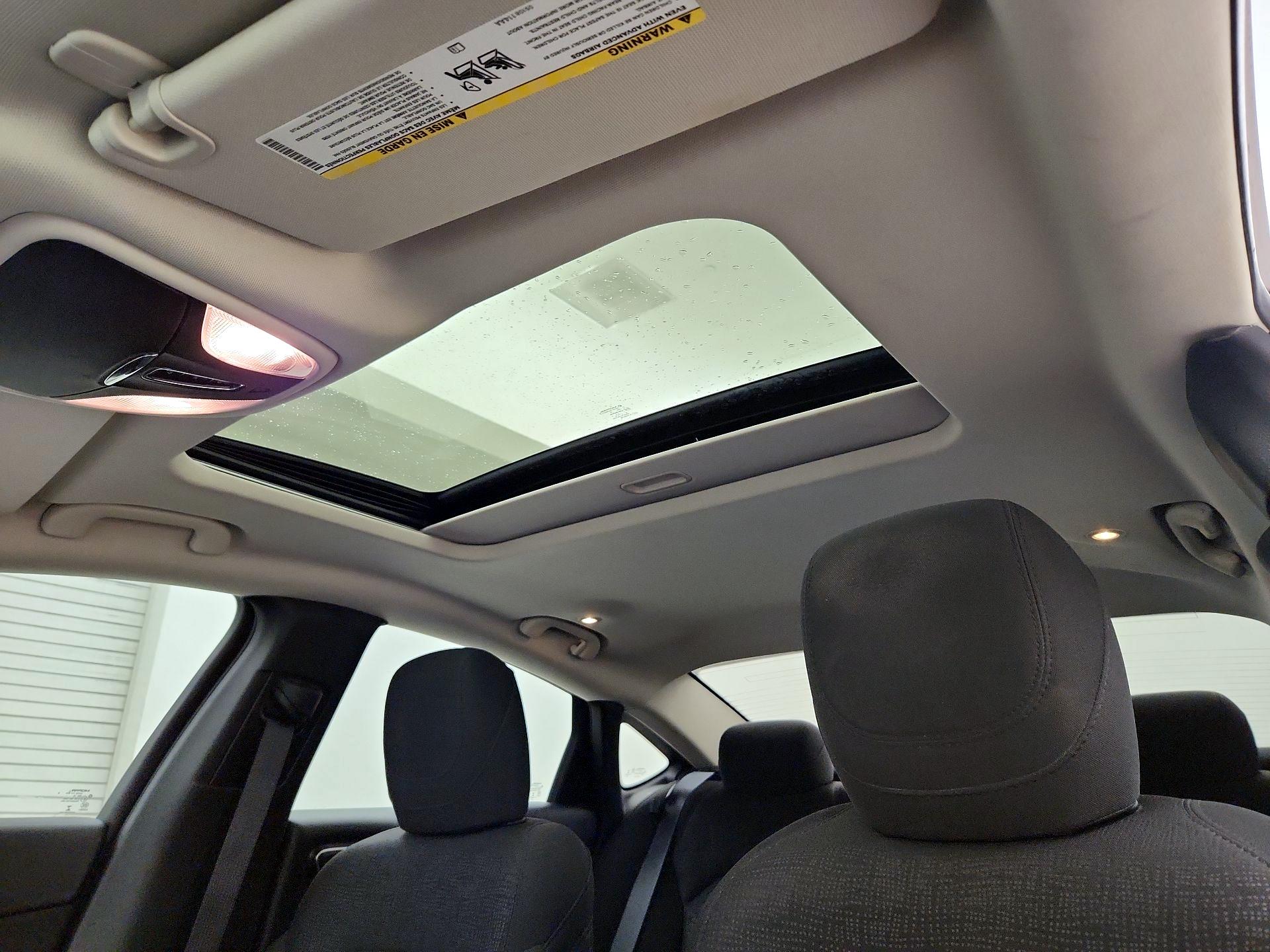 Thumbnail: 2016 Chrysler 200 - 20