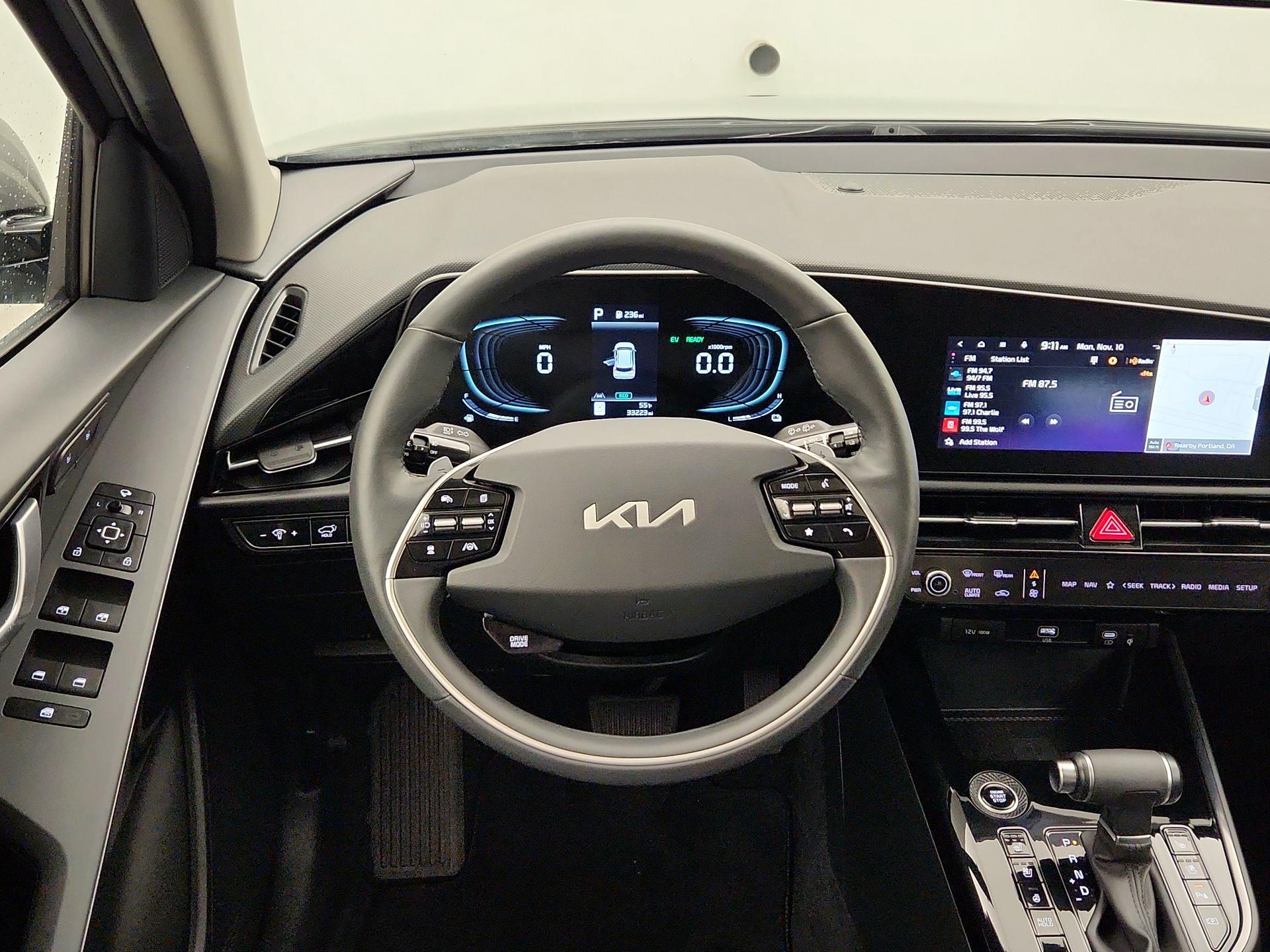 Thumbnail: 2023 Kia Niro - 10