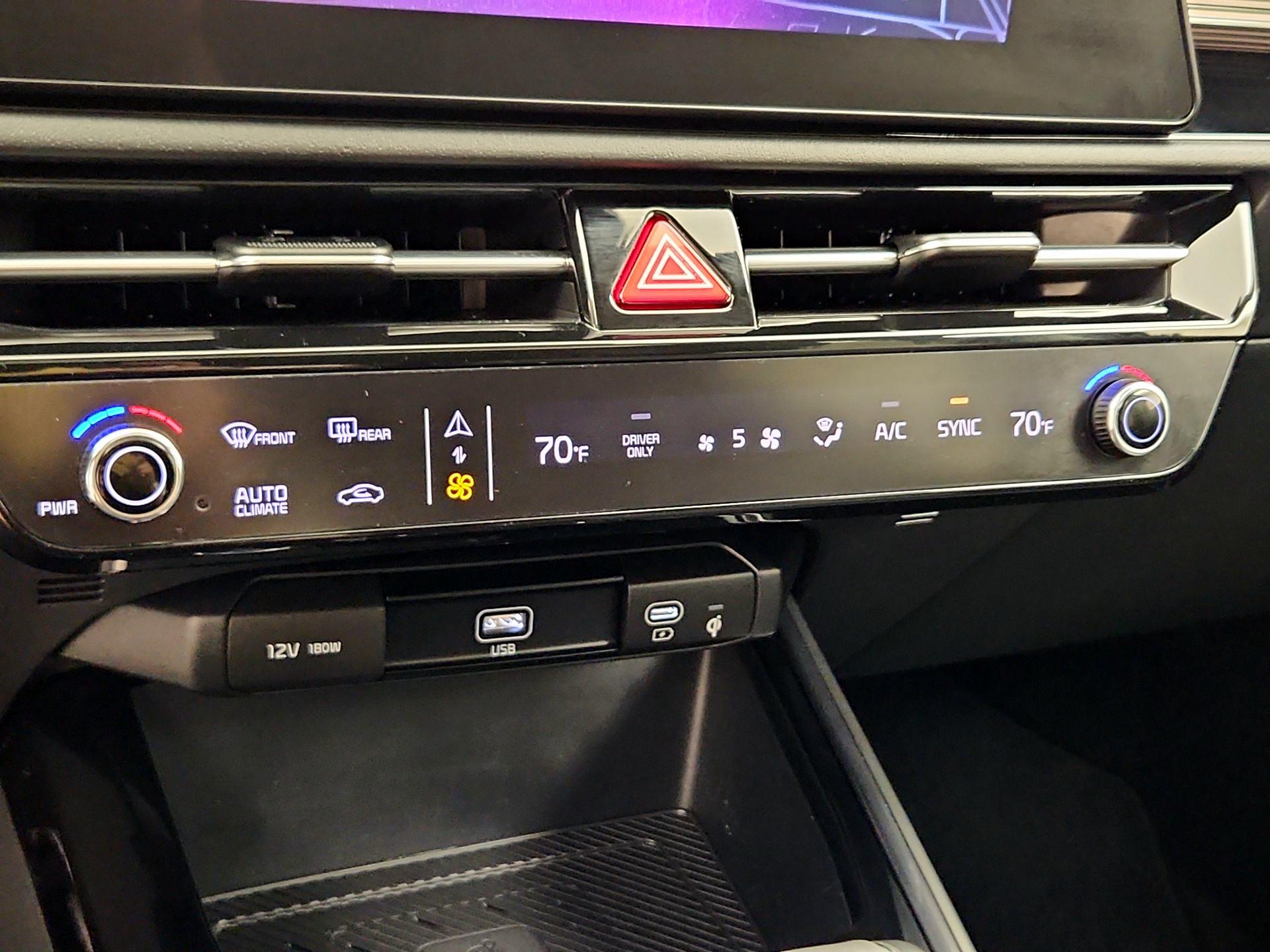 Thumbnail: 2023 Kia Niro - 17