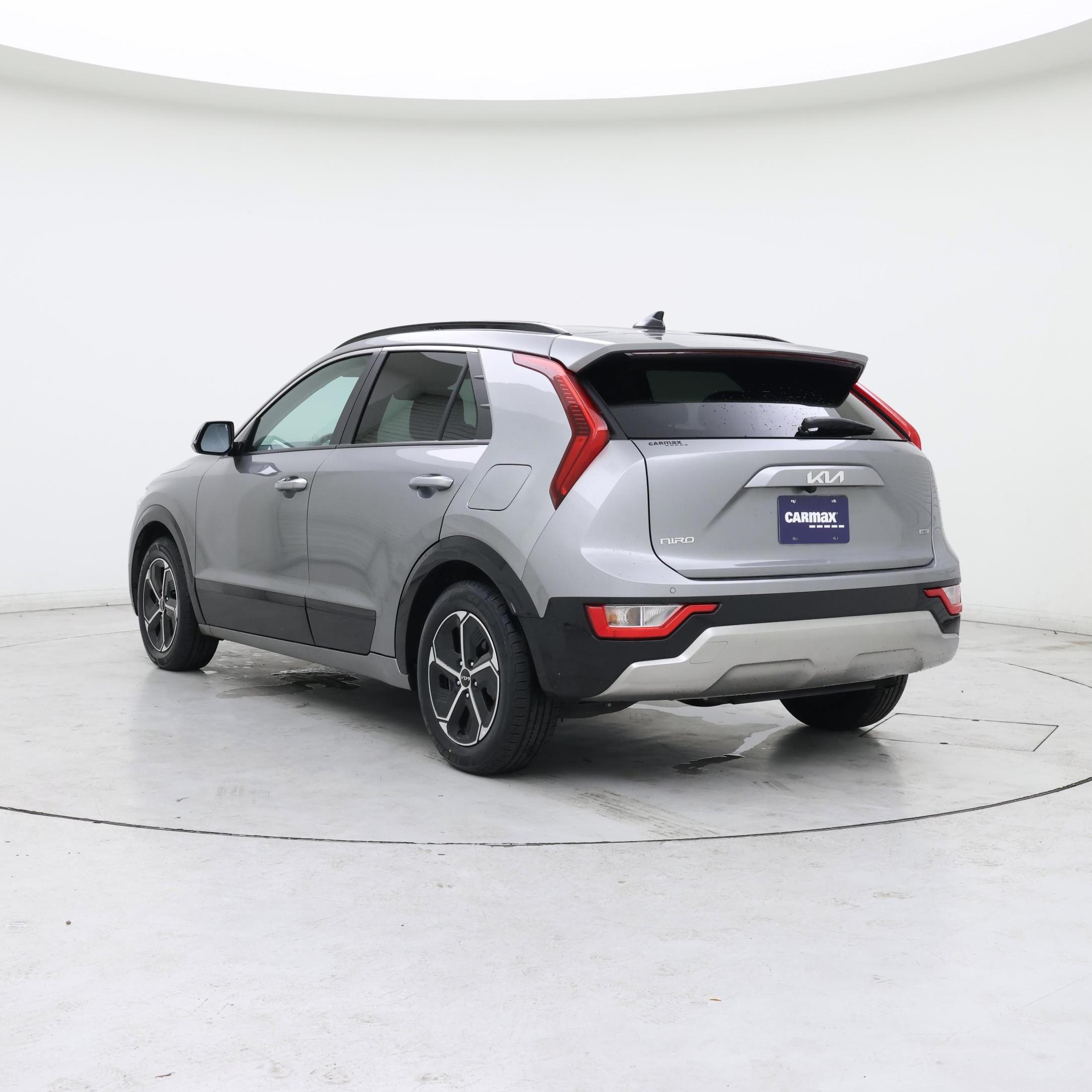 Thumbnail: 2023 Kia Niro - 2