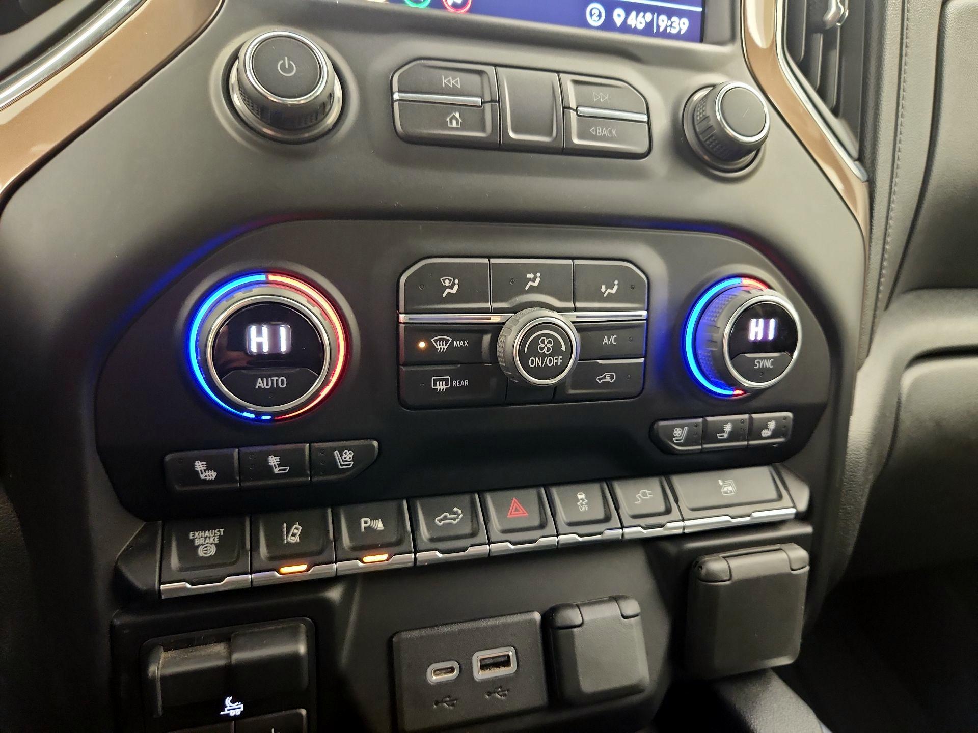 Thumbnail: 2020 Chevrolet Silverado 3500 - 17