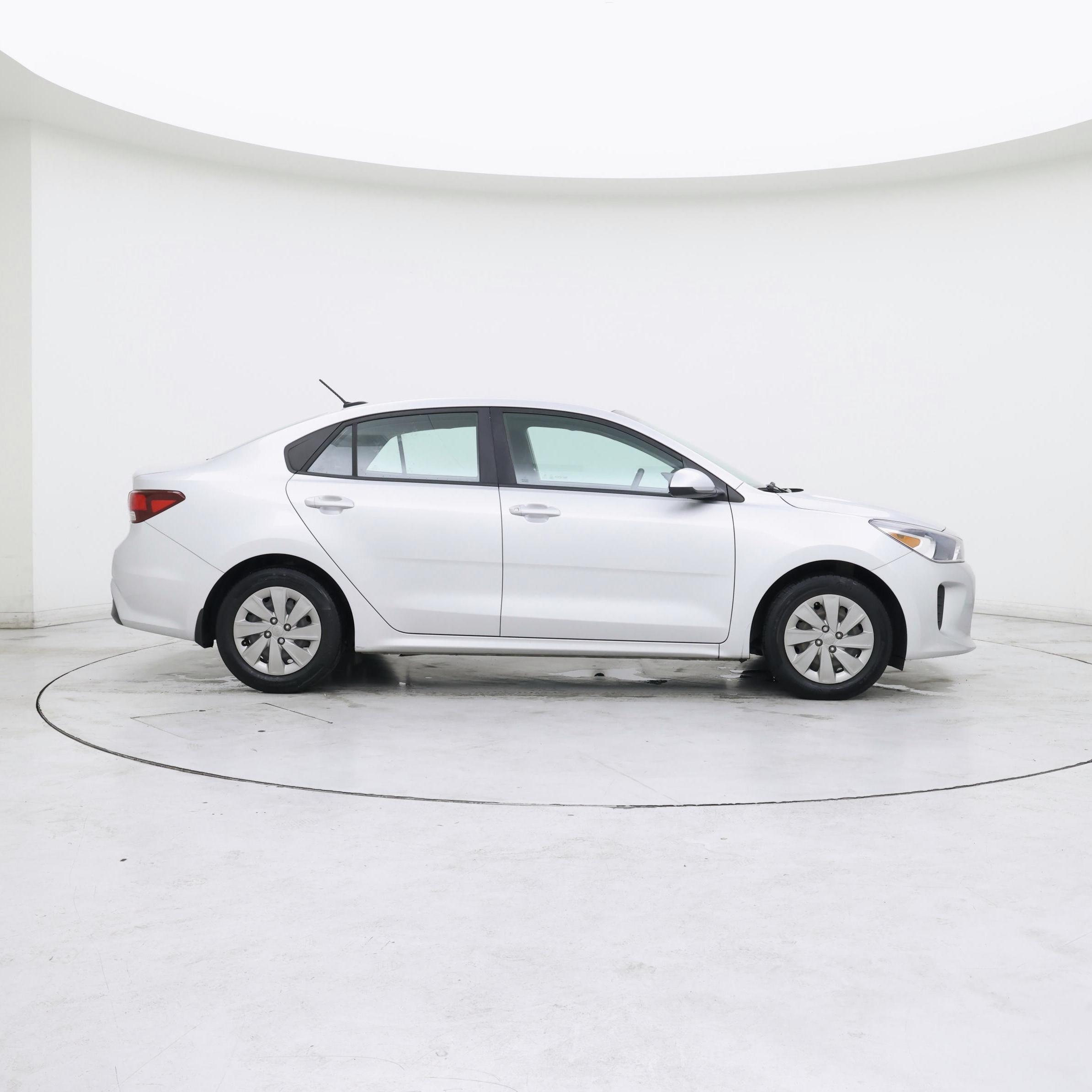 Thumbnail: 2019 Kia Rio - 7