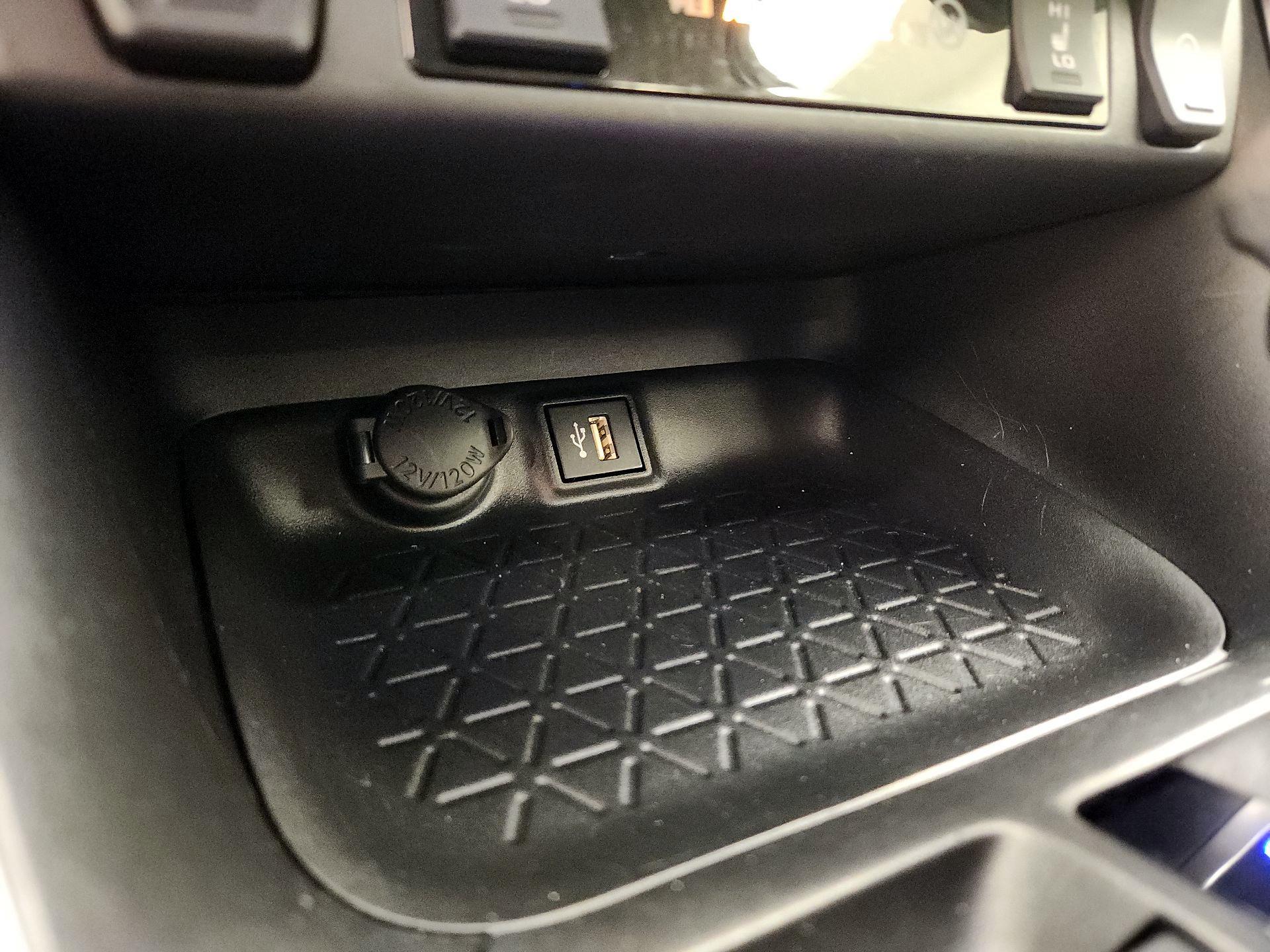 Thumbnail: 2024 Toyota RAV4 - 18