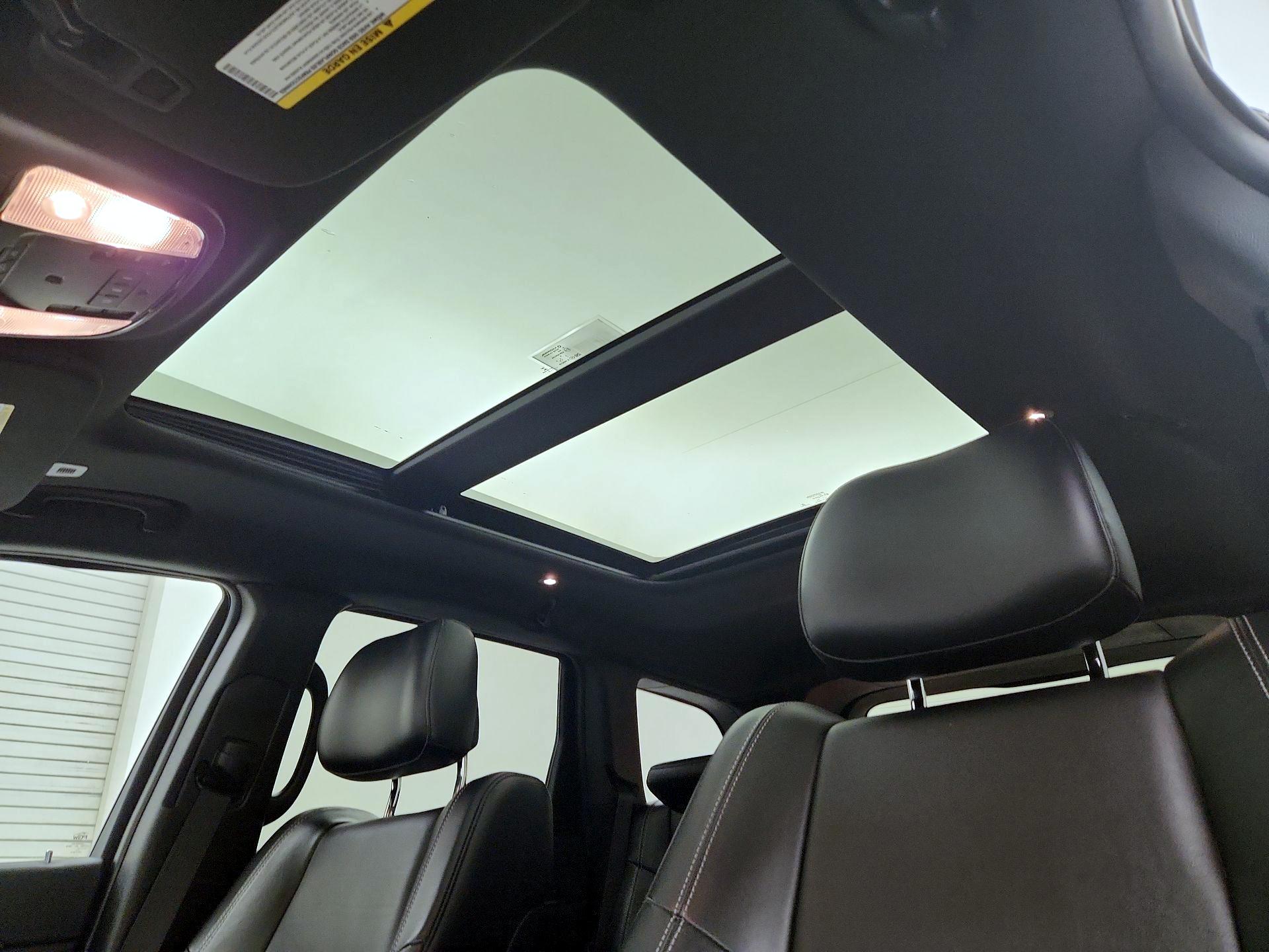 Thumbnail: 2017 Jeep Grand Cherokee - 19