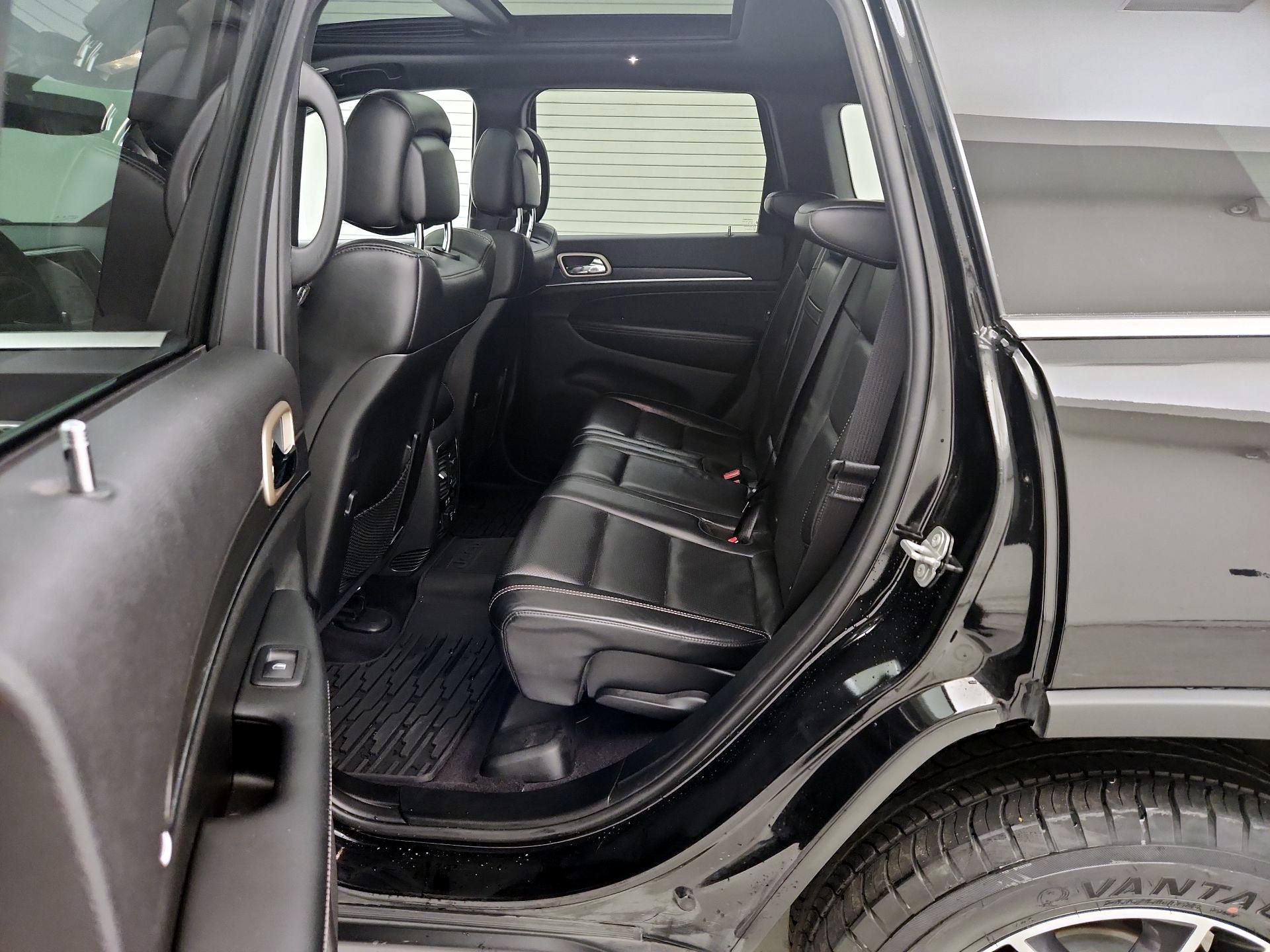 Thumbnail: 2017 Jeep Grand Cherokee - 20