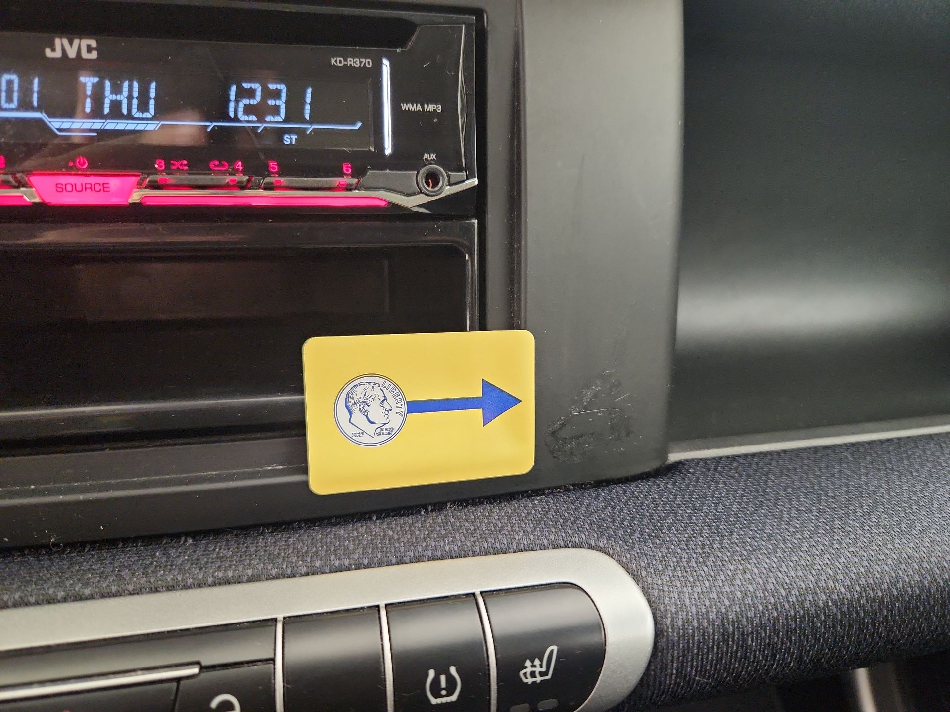 Thumbnail: 2015 smart fortwo - 19