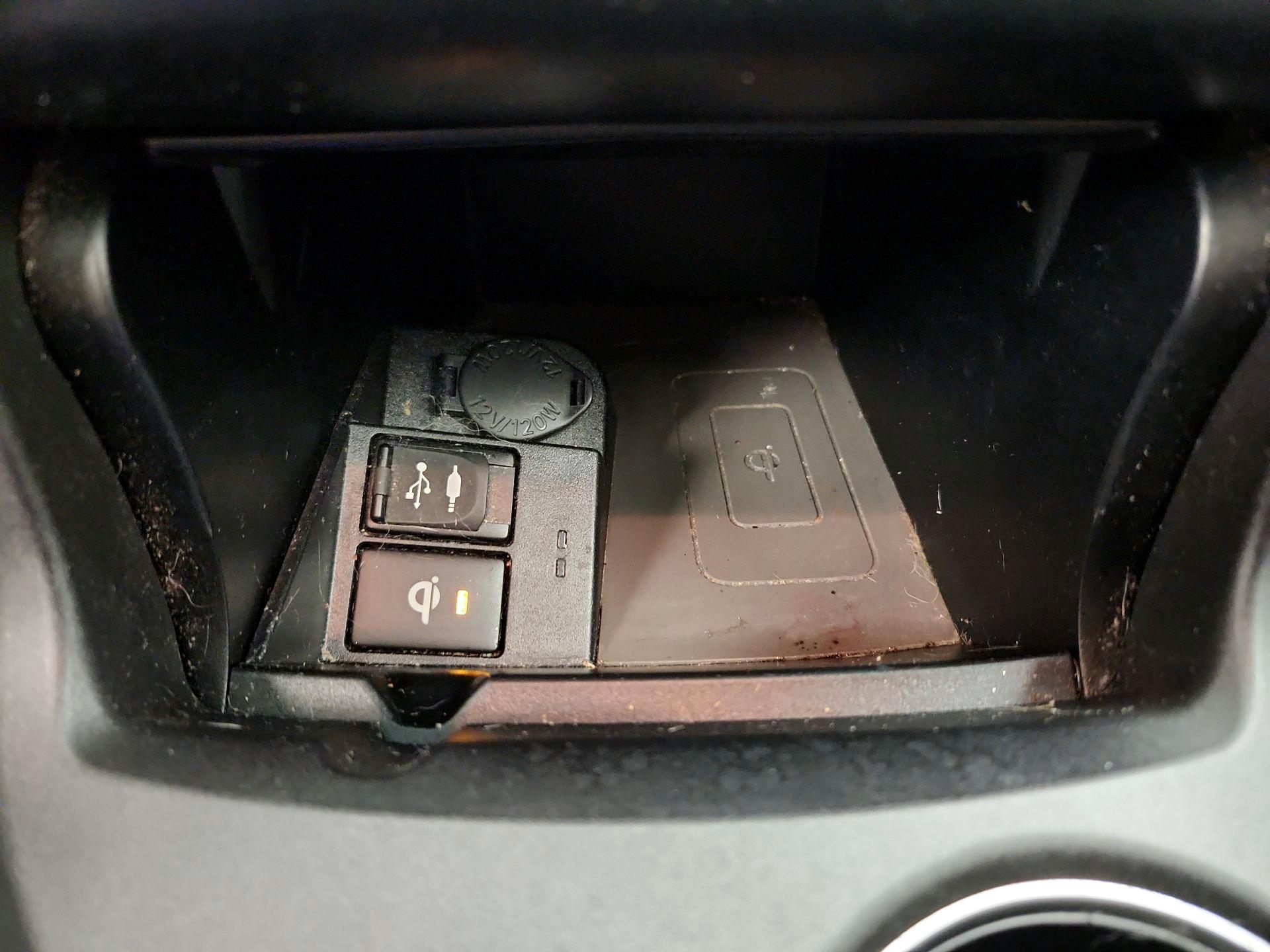 Thumbnail: 2017 Toyota Camry - 18