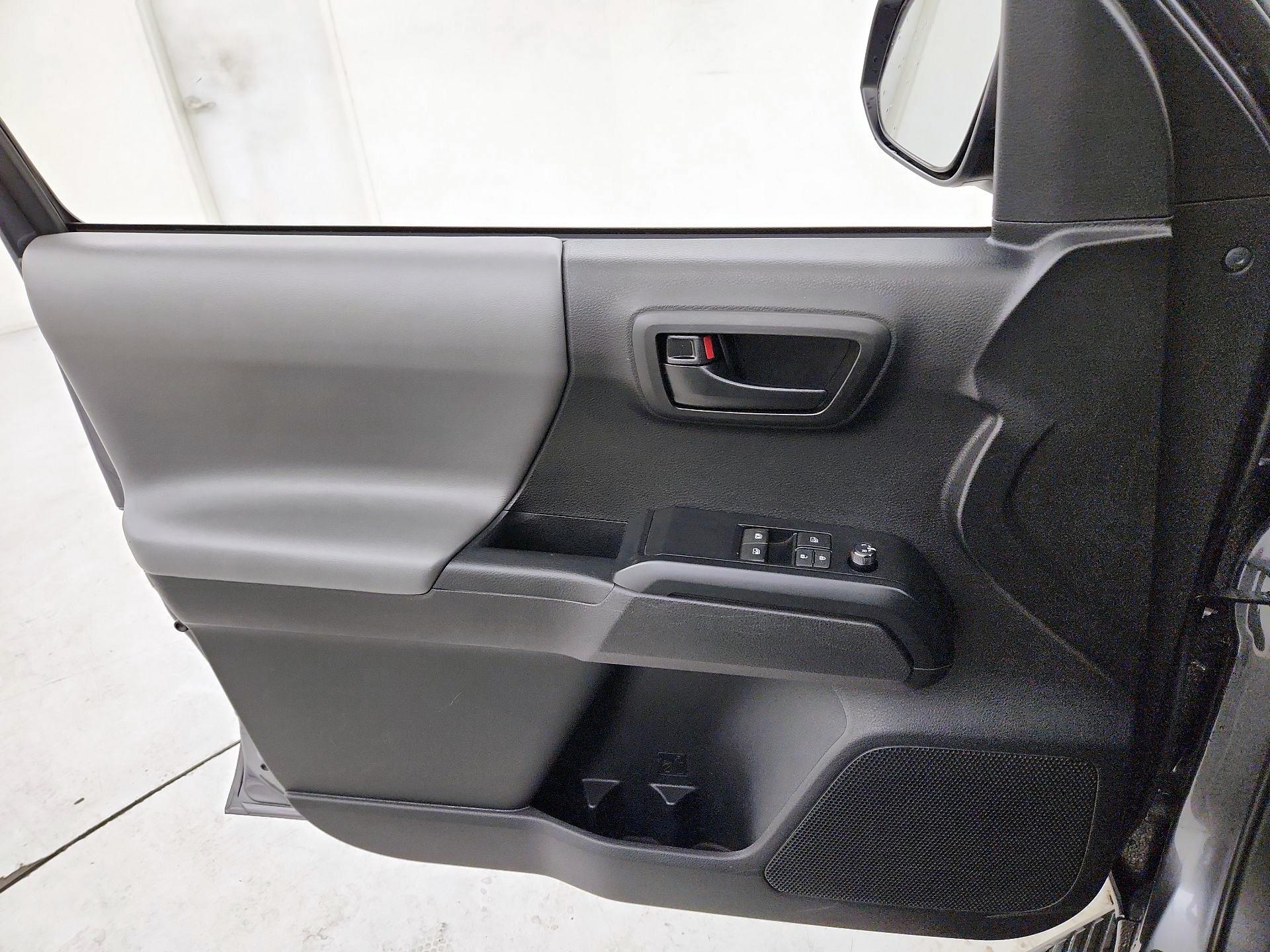 Thumbnail: 2022 Toyota Tacoma - 12