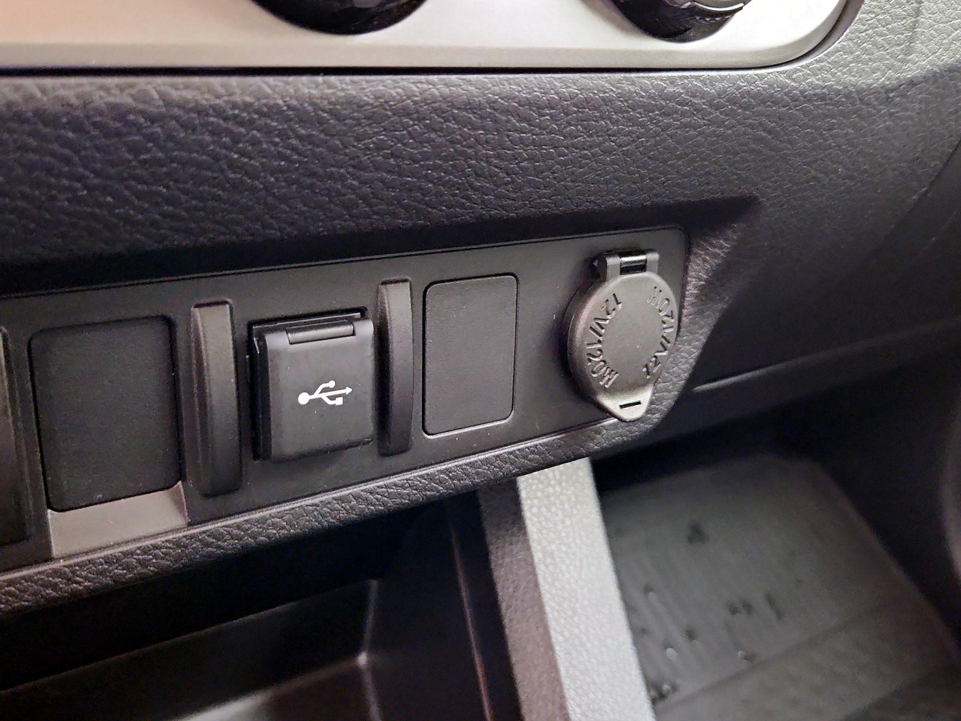 Thumbnail: 2022 Toyota Tacoma - 18