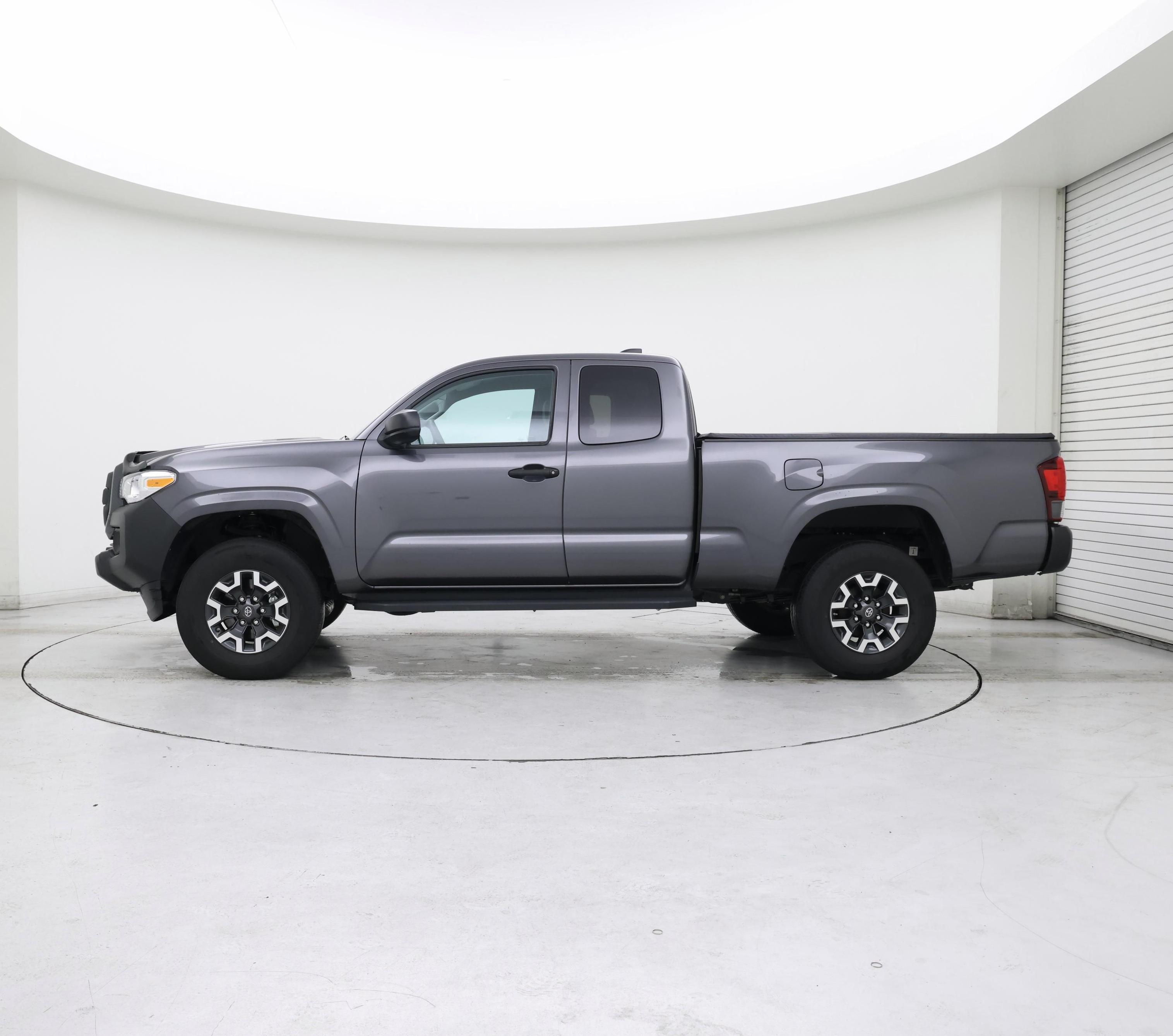 Thumbnail: 2022 Toyota Tacoma - 3