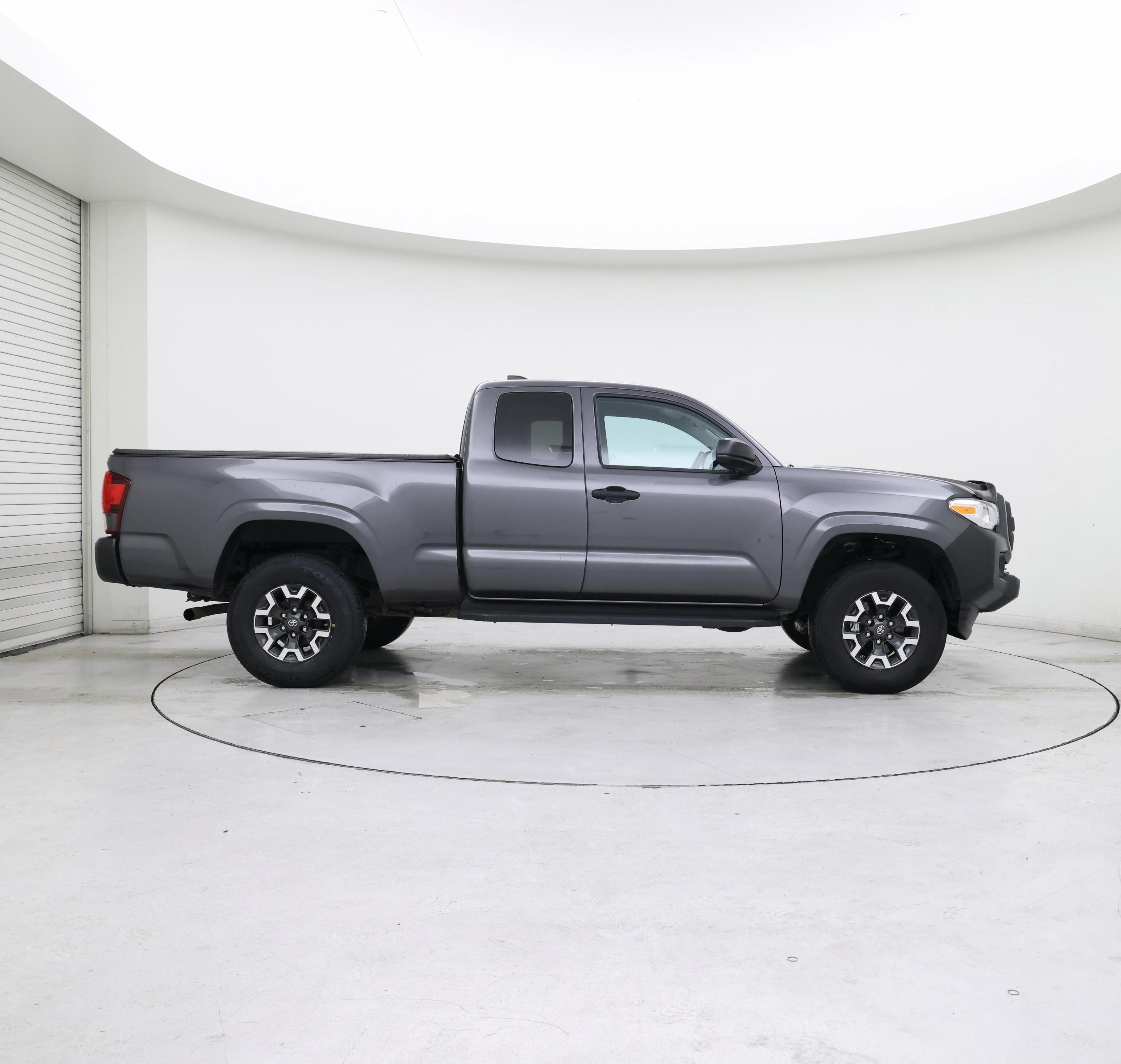 Thumbnail: 2022 Toyota Tacoma - 7