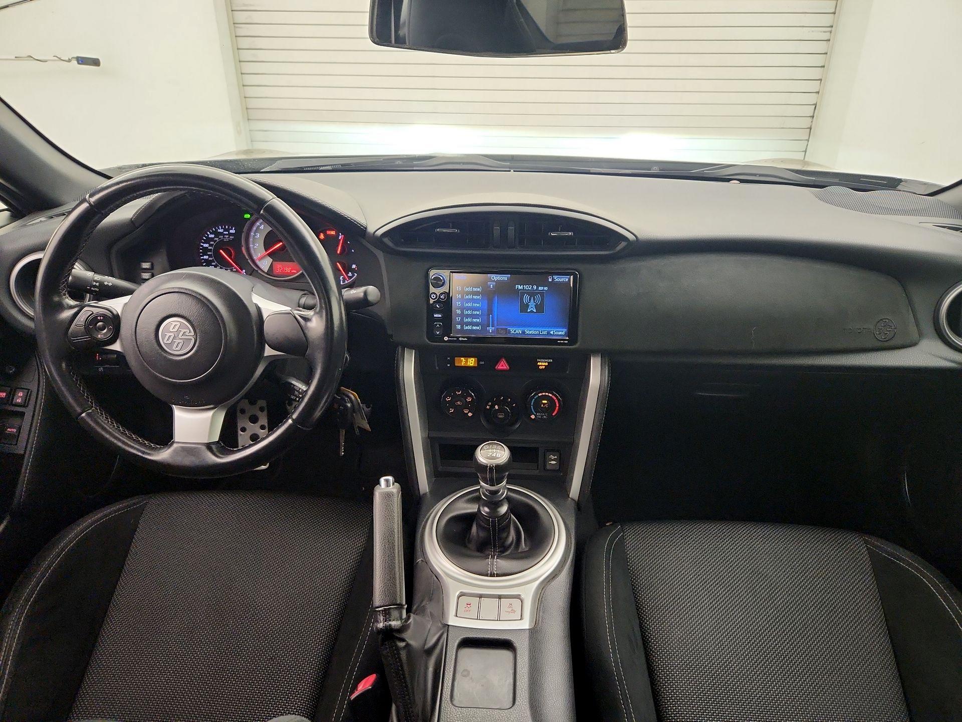 Thumbnail: 2017 Toyota 86 - 9