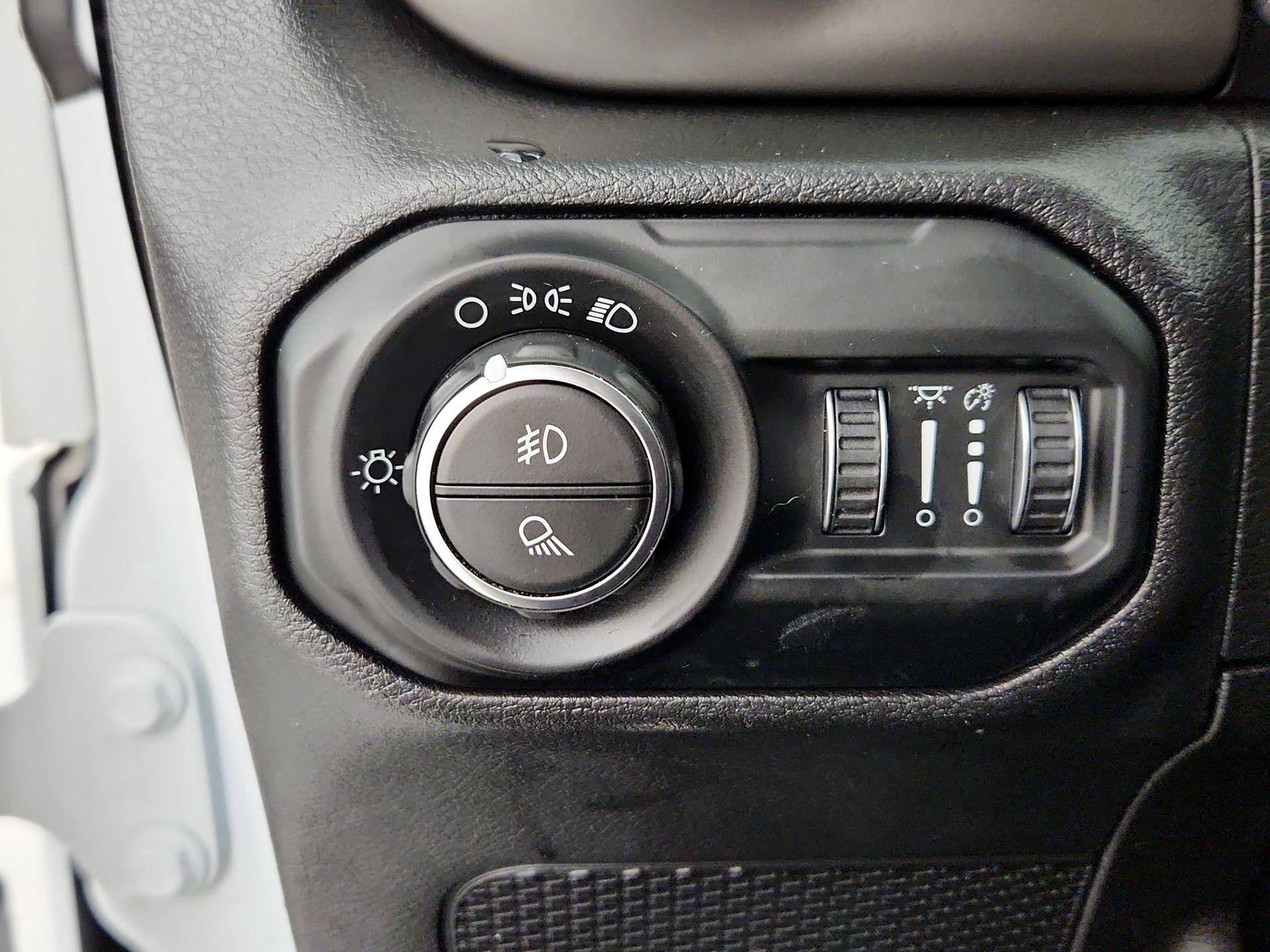 Thumbnail: 2021 Jeep Gladiator - 13