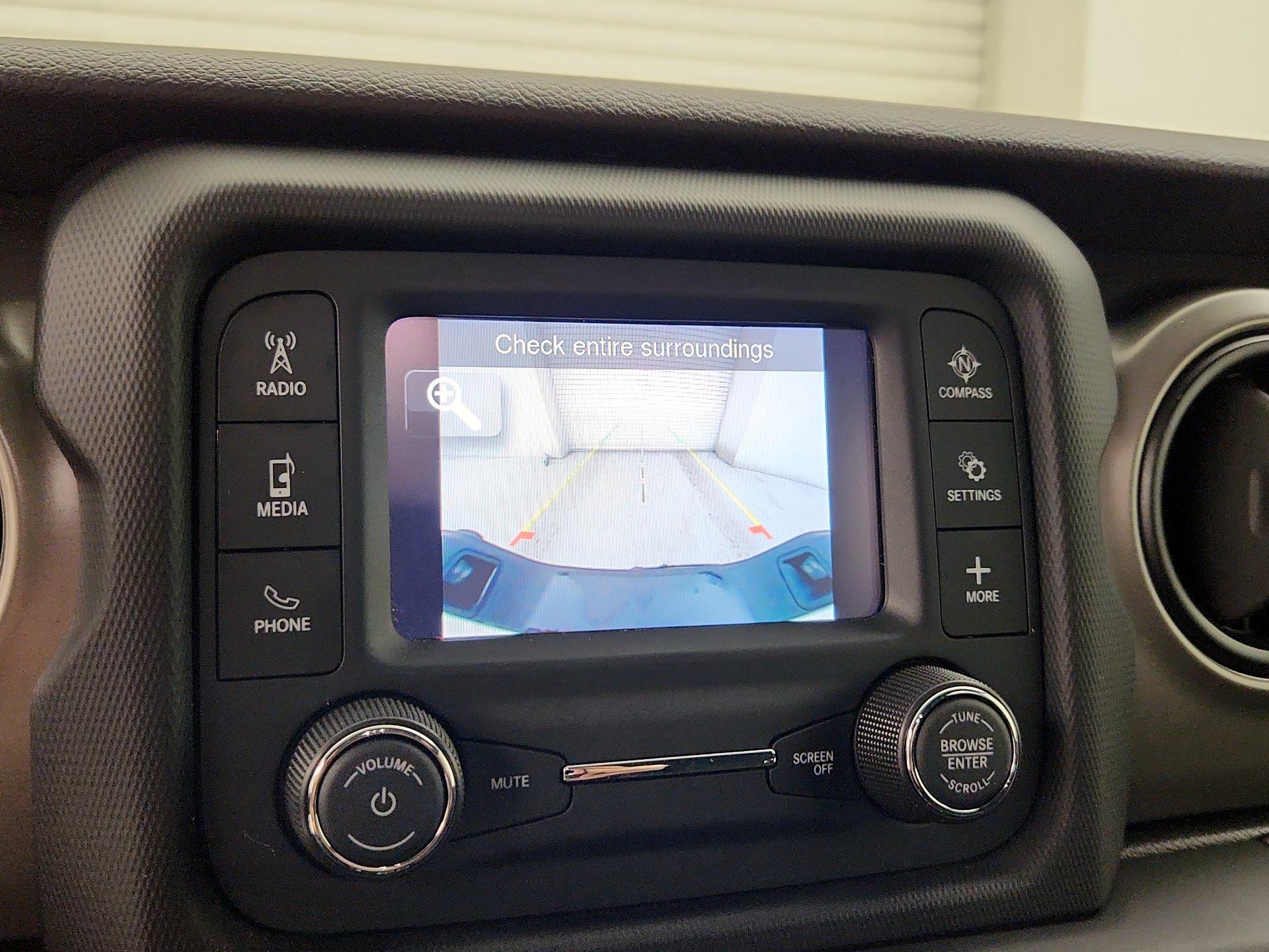 Thumbnail: 2021 Jeep Gladiator - 14