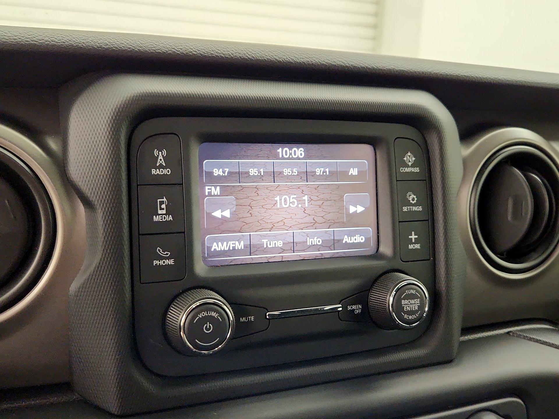 Thumbnail: 2021 Jeep Gladiator - 15