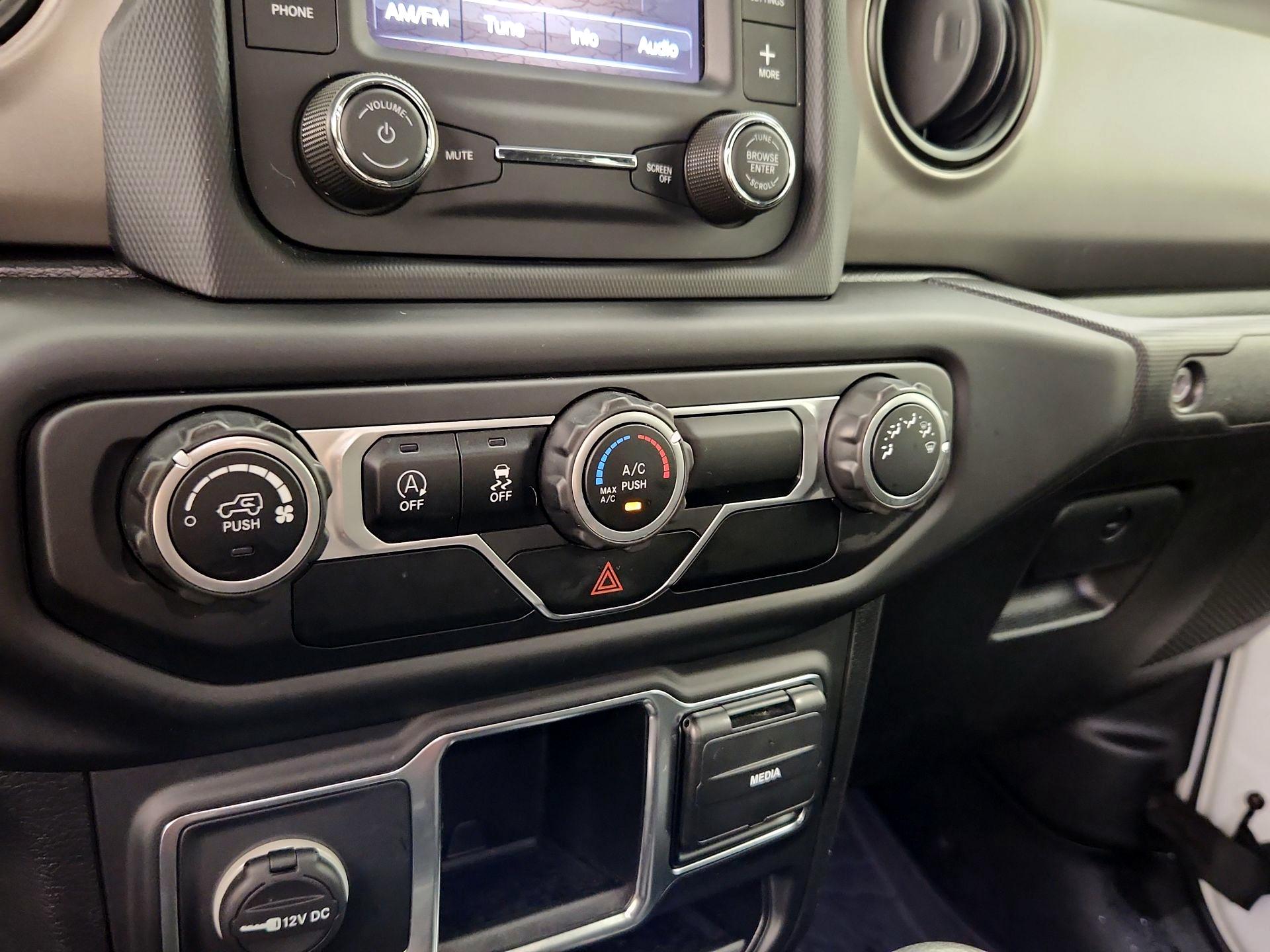 Thumbnail: 2021 Jeep Gladiator - 16