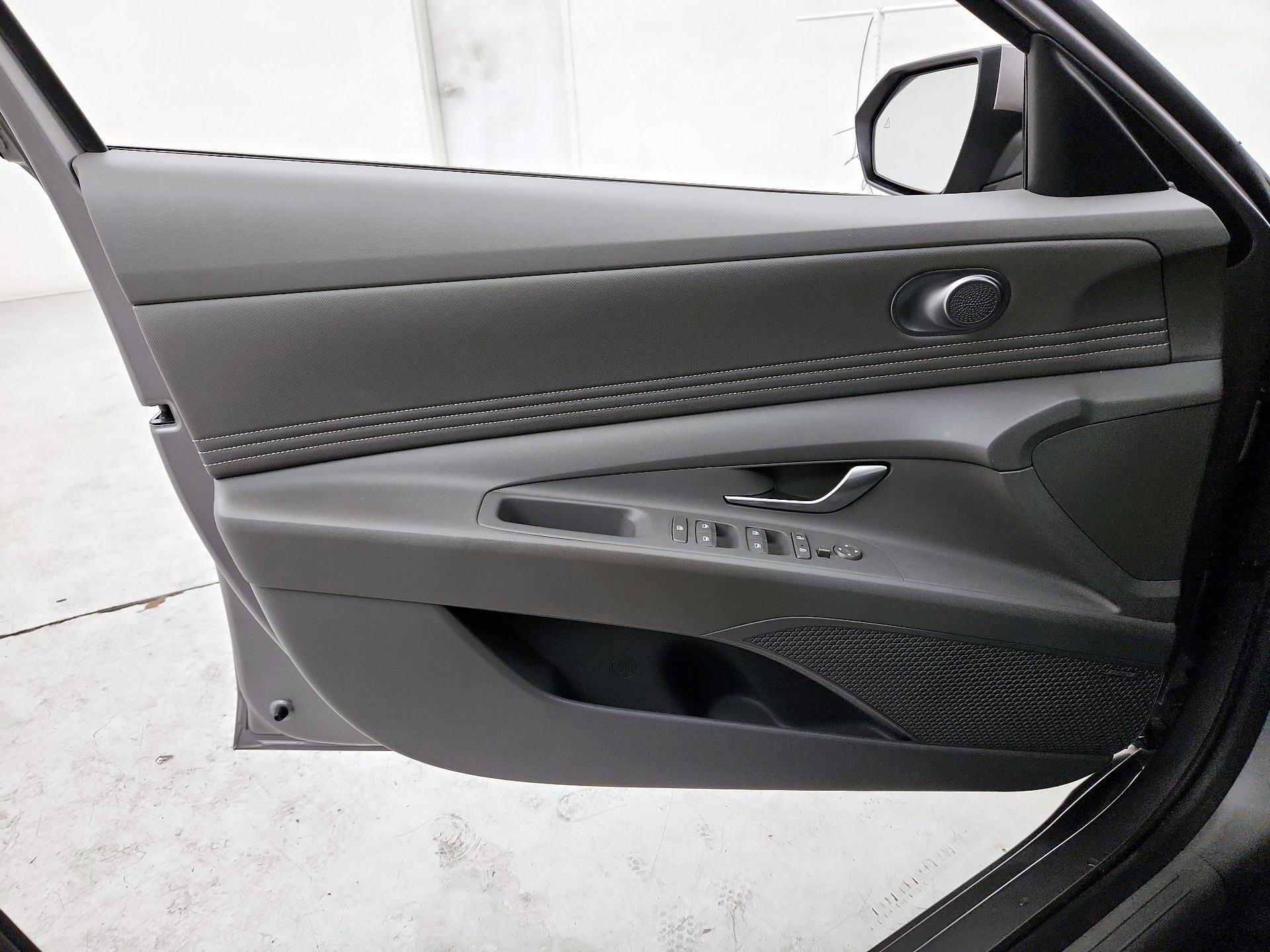 Thumbnail: 2021 Hyundai Elantra - 12